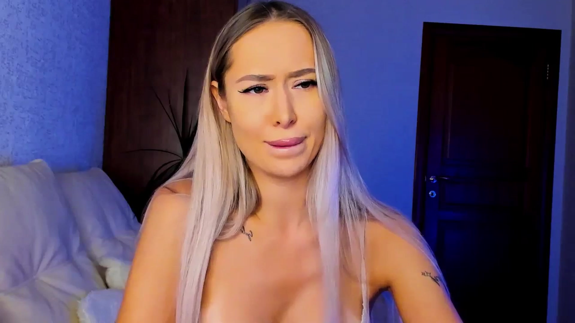 Gallery image thumbnail from MarySweety_'s myfreecams stream on, 10/02/2023, 05:06 image 9 of 20