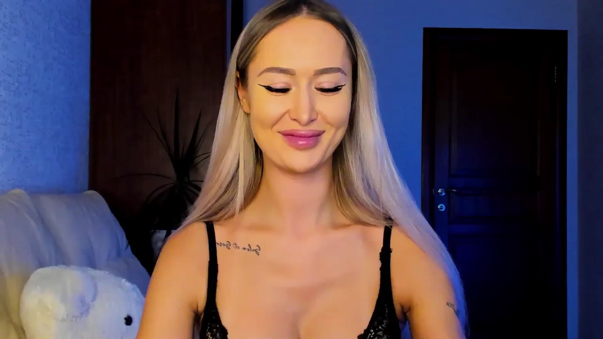 Gallery image thumbnail from MarySweety_'s myfreecams stream on, 10/03/2023, 05:52 image 6 of 20