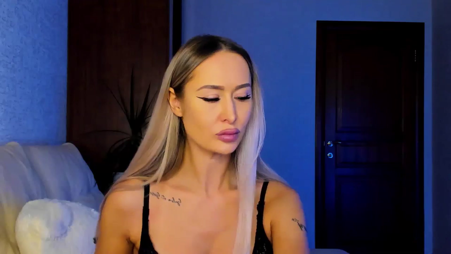 Gallery image thumbnail from MarySweety_'s myfreecams stream on, 10/03/2023, 05:52 image 20 of 20