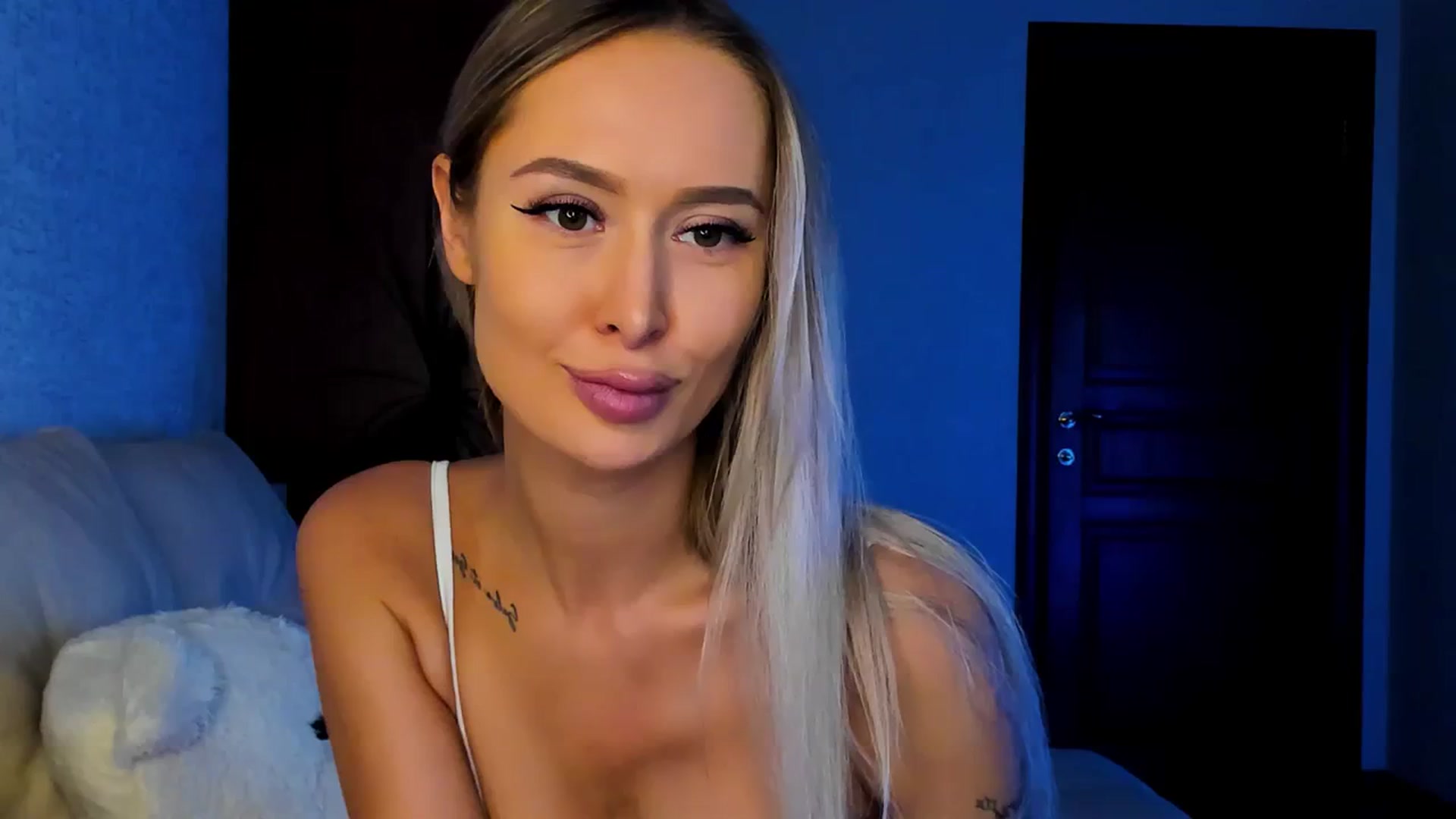 Gallery image thumbnail from MarySweety_'s myfreecams stream on, 10/06/2023, 06:28 image 14 of 20