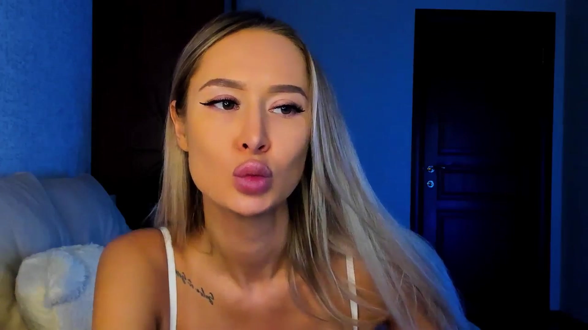 Gallery image thumbnail from MarySweety_'s myfreecams stream on, 10/06/2023, 06:28 image 11 of 20