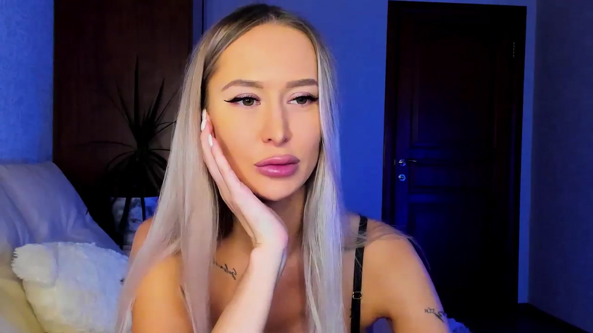 Gallery image thumbnail from MarySweety_'s myfreecams stream on, 10/08/2023, 05:06 image 15 of 20