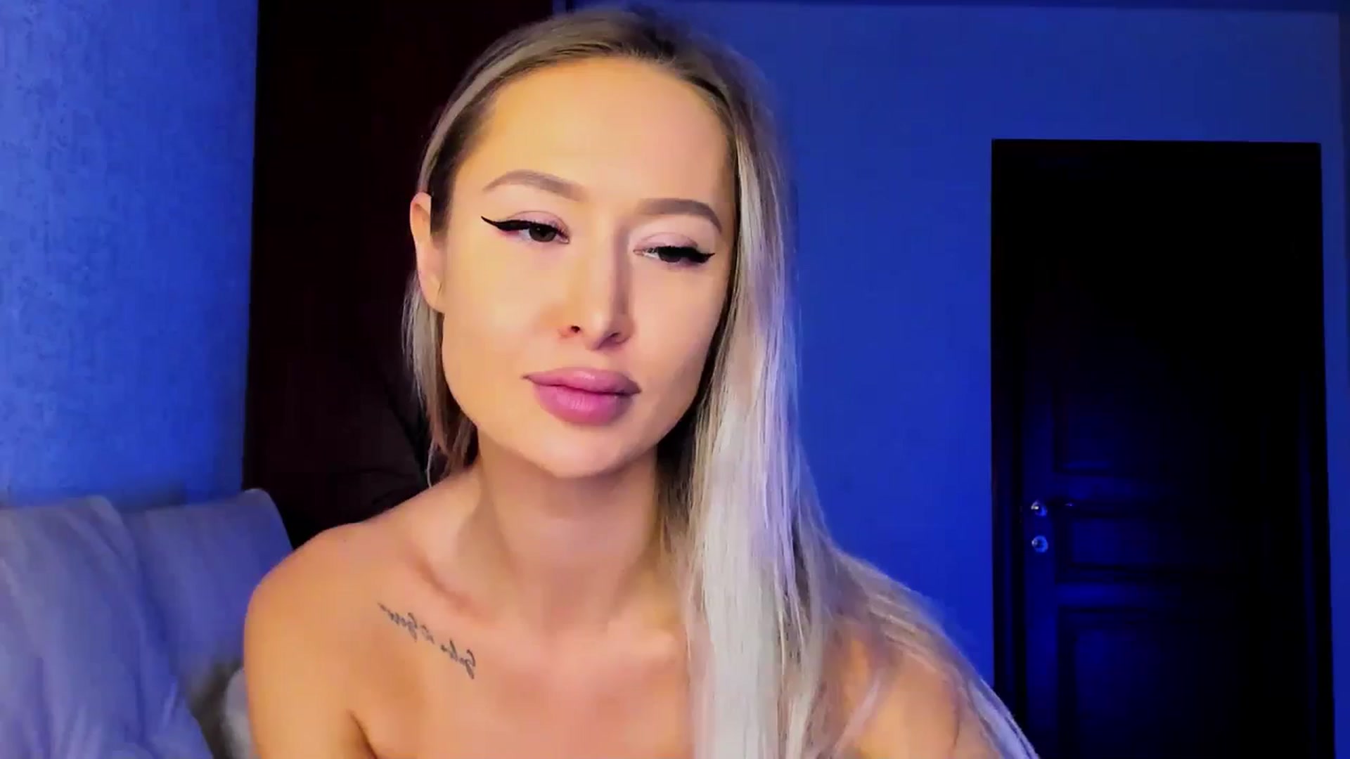 Gallery image thumbnail from MarySweety_'s myfreecams stream on, 10/15/2023, 04:58 image 18 of 20
