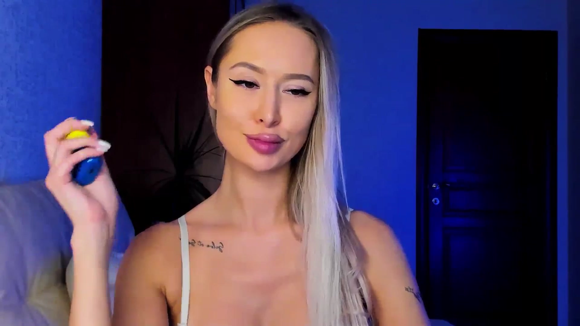 Gallery image thumbnail from MarySweety_'s myfreecams stream on, 10/15/2023, 06:21 image 3 of 20