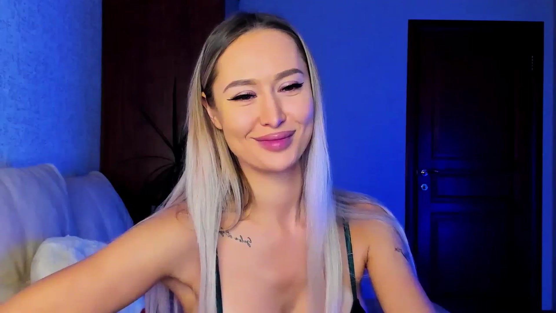 Gallery image thumbnail from MarySweety_'s myfreecams stream on, 10/27/2023, 05:29 image 12 of 20