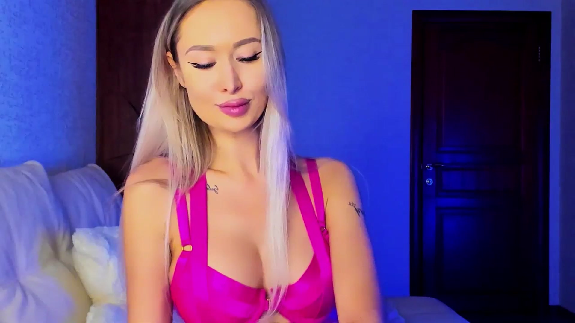Gallery image thumbnail from MarySweety_'s myfreecams stream on, 11/06/2023, 04:08 image 18 of 20