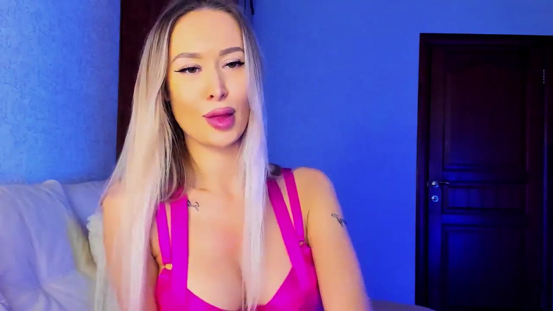 Gallery image thumbnail from MarySweety_'s myfreecams stream on, 11/06/2023, 05:43 image 12 of 20