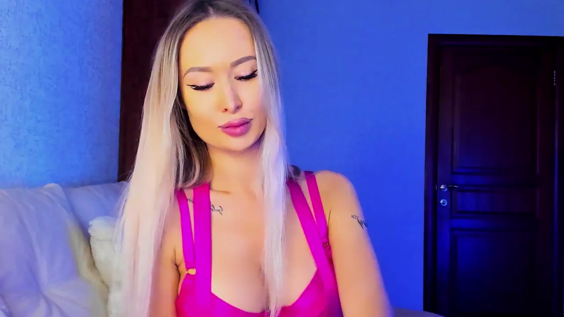 Gallery image thumbnail from MarySweety_'s myfreecams stream on, 11/06/2023, 05:43 image 7 of 20
