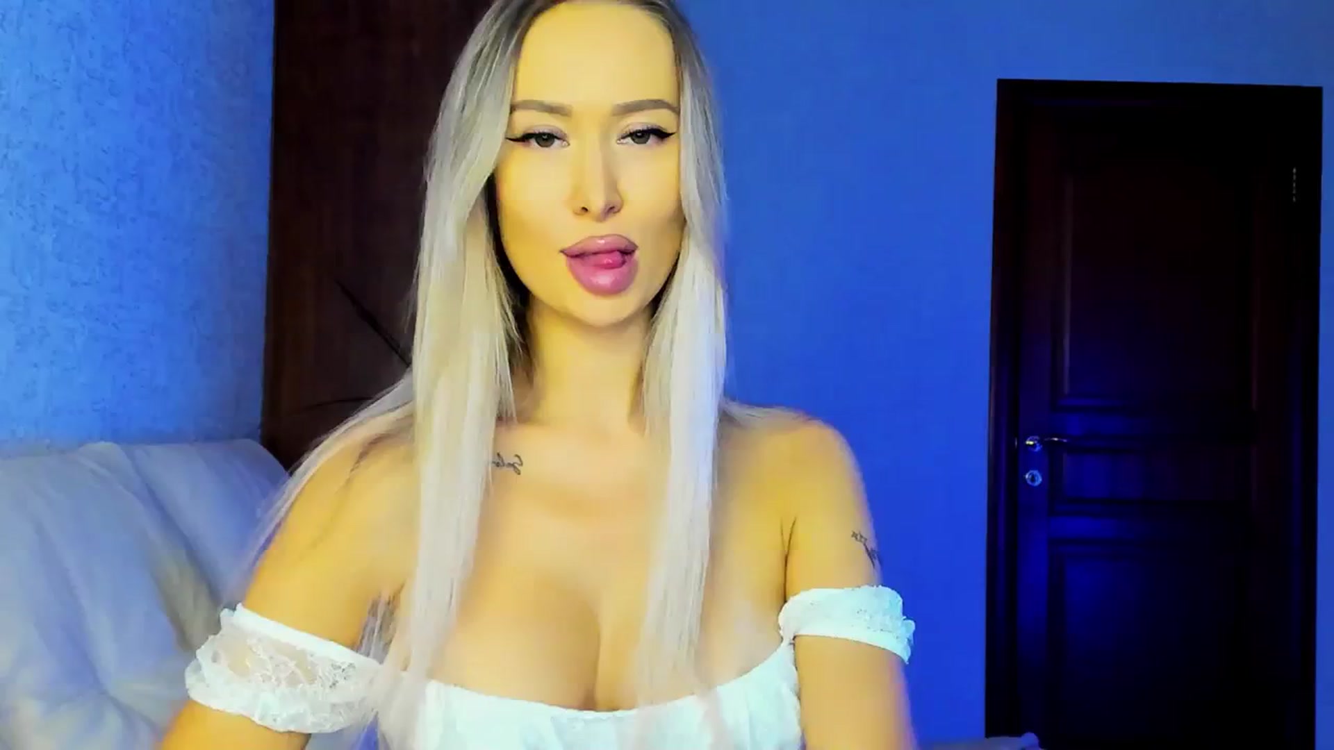 Gallery image thumbnail from MarySweety_'s myfreecams stream on, 11/10/2023, 05:21 image 6 of 20