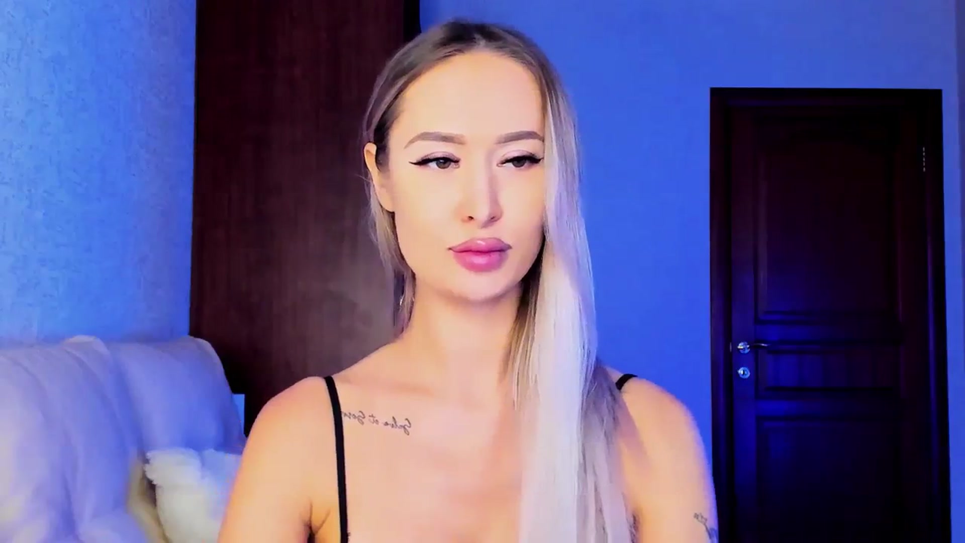 Gallery image thumbnail from MarySweety_'s myfreecams stream on, 11/15/2023, 05:24 image 3 of 20