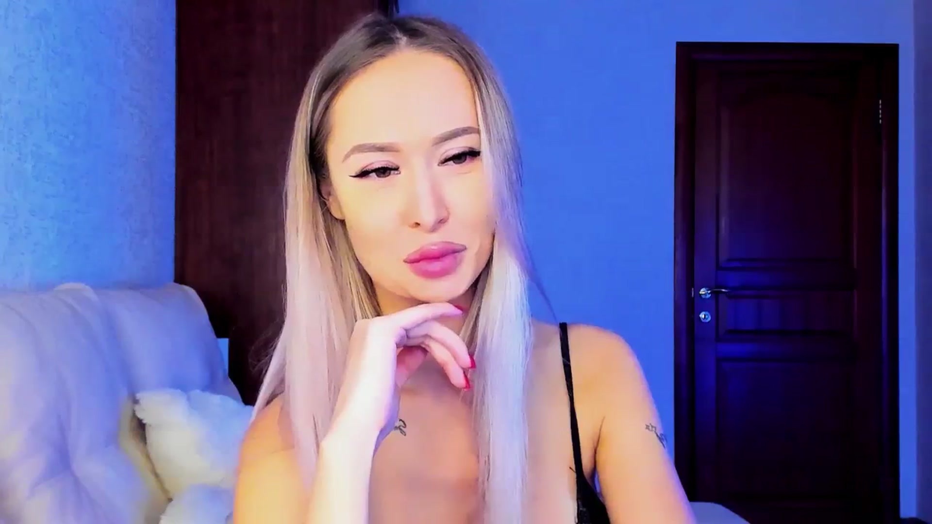 Gallery image thumbnail from MarySweety_'s myfreecams stream on, 11/15/2023, 05:24 image 10 of 20