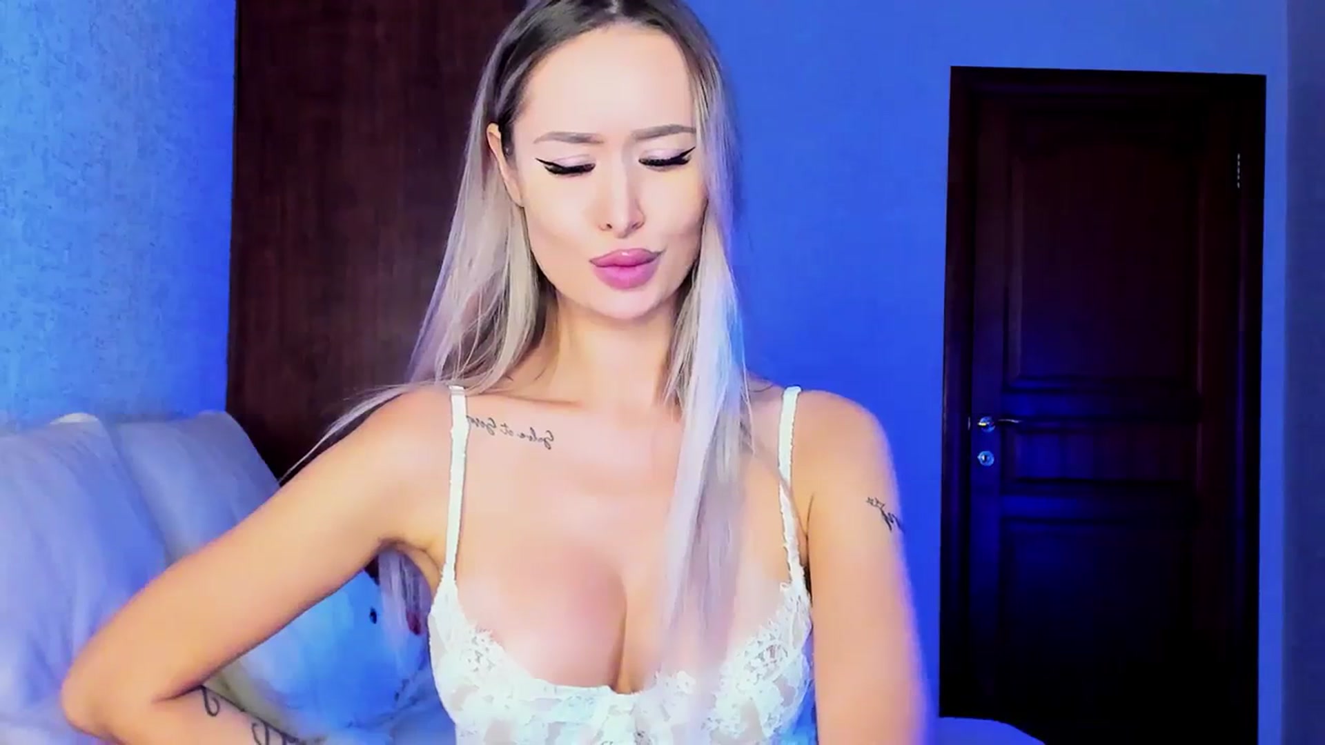 Gallery image thumbnail from MarySweety_'s myfreecams stream on, 11/26/2023, 06:57 image 18 of 20