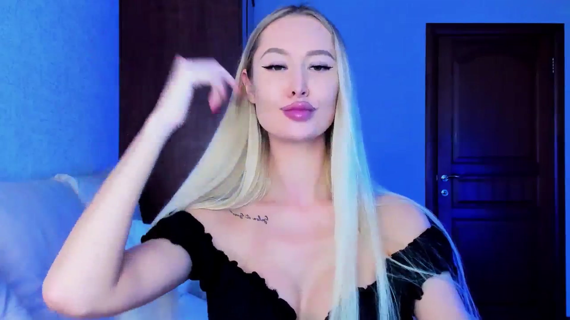 Gallery image thumbnail from MarySweety_'s myfreecams stream on, 12/04/2023, 06:16 image 18 of 20