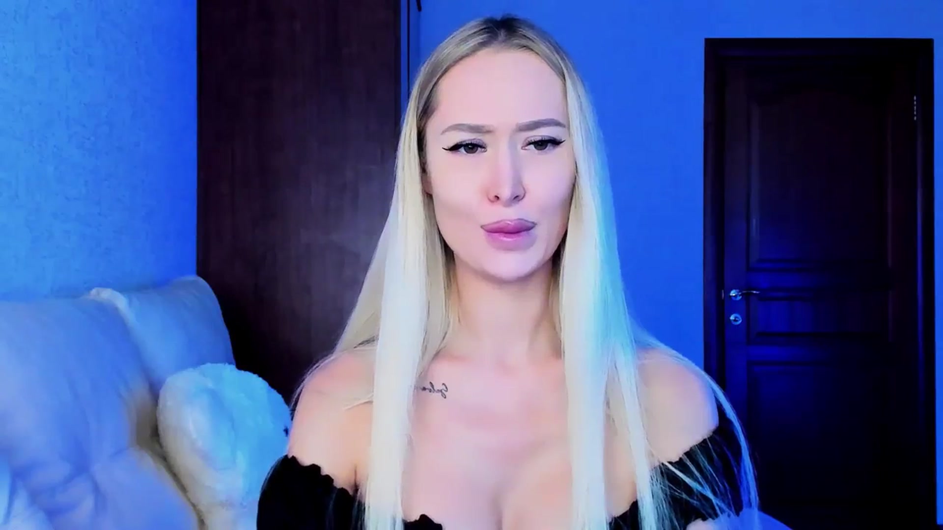 Gallery image thumbnail from MarySweety_'s myfreecams stream on, 12/04/2023, 06:16 image 16 of 20