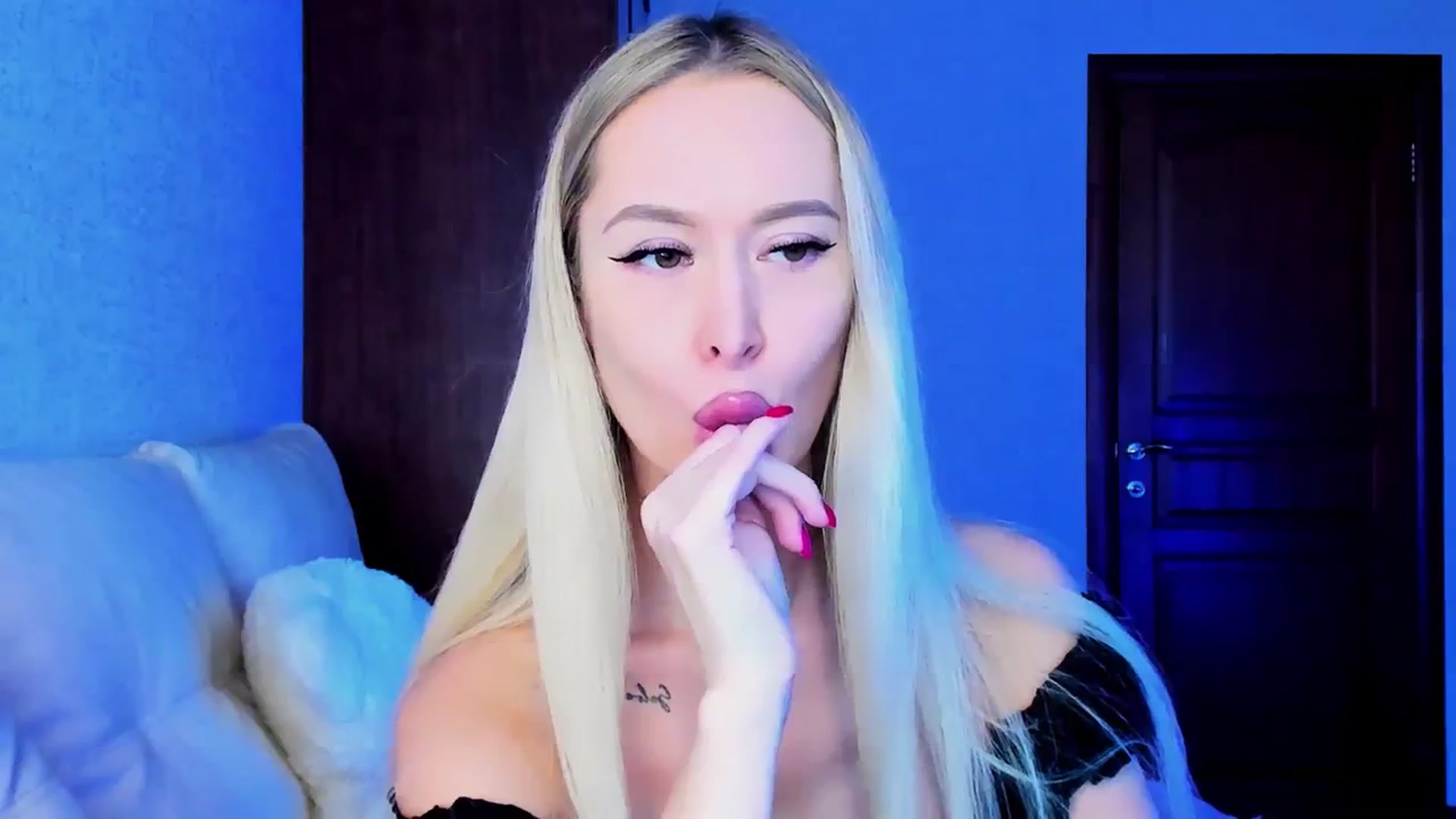 Gallery image thumbnail from MarySweety_'s myfreecams stream on, 12/04/2023, 06:16 image 10 of 20