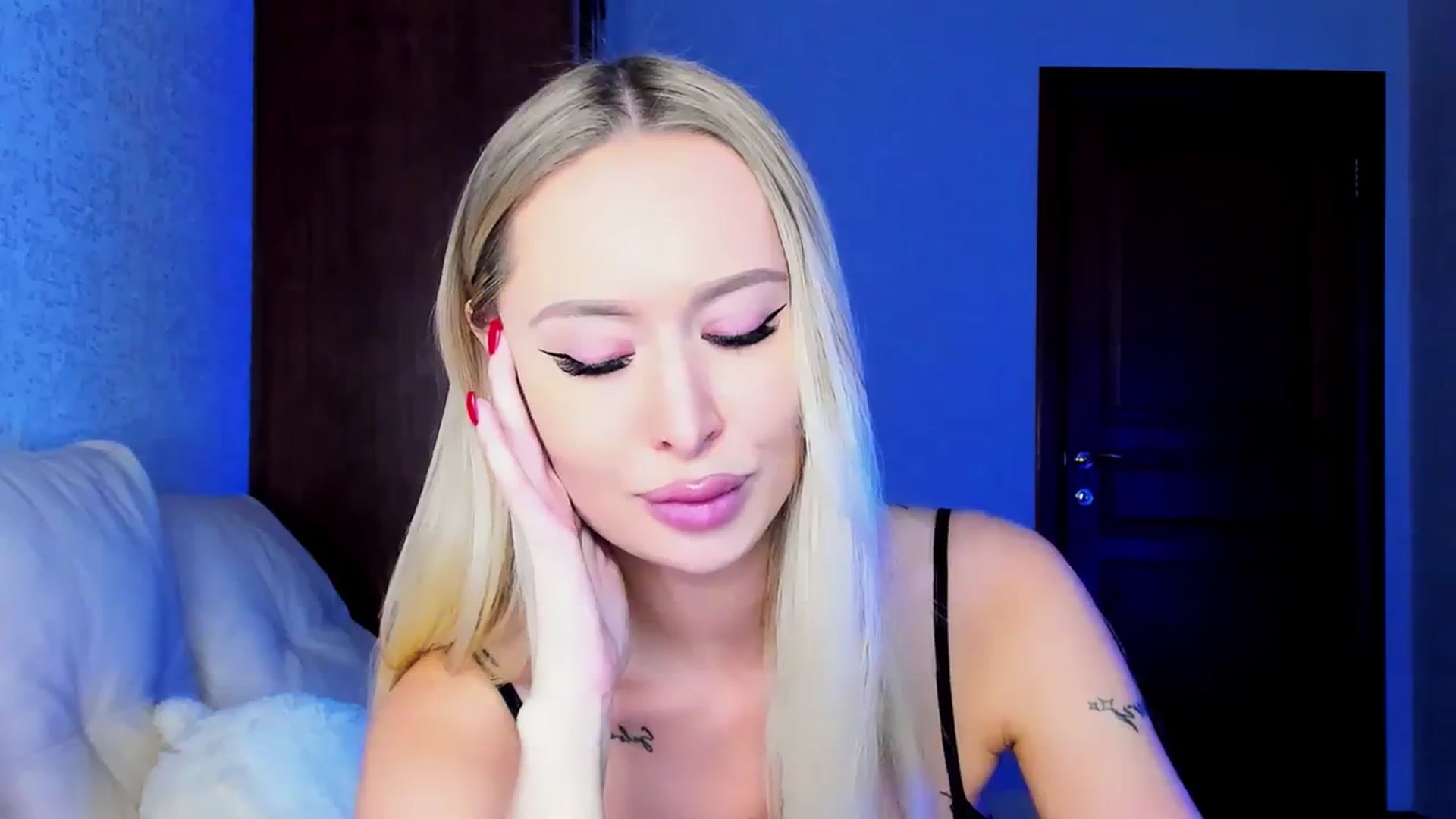 Gallery image thumbnail from MarySweety_'s myfreecams stream on, 12/07/2023, 05:14 image 12 of 20