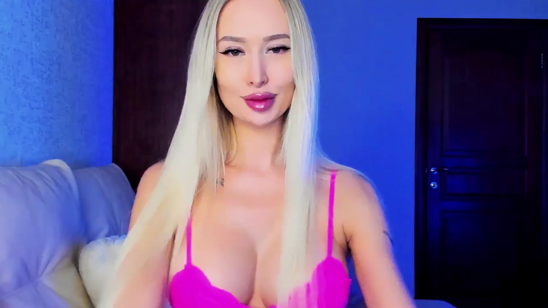 Gallery image thumbnail from MarySweety_'s myfreecams stream on, 12/09/2023, 04:11 image 7 of 20