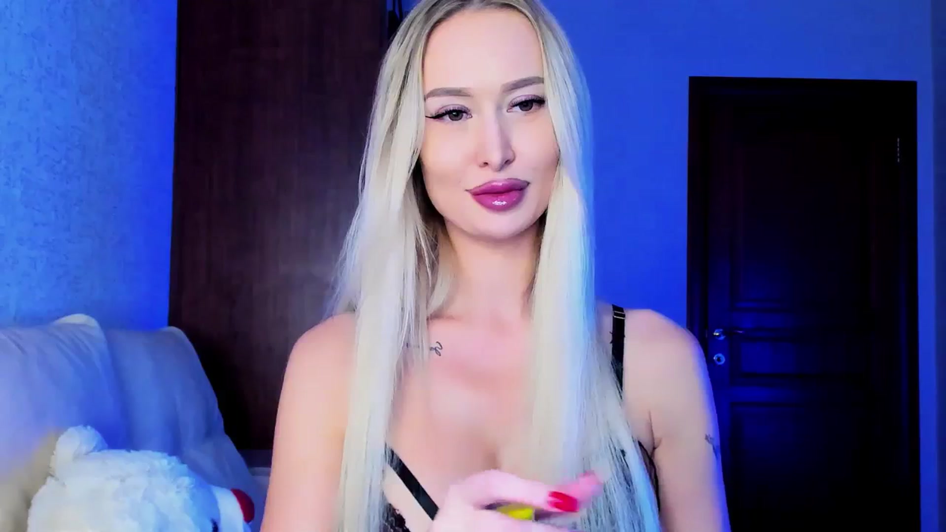 Gallery image thumbnail from MarySweety_'s myfreecams stream on, 12/11/2023, 06:01 image 12 of 20