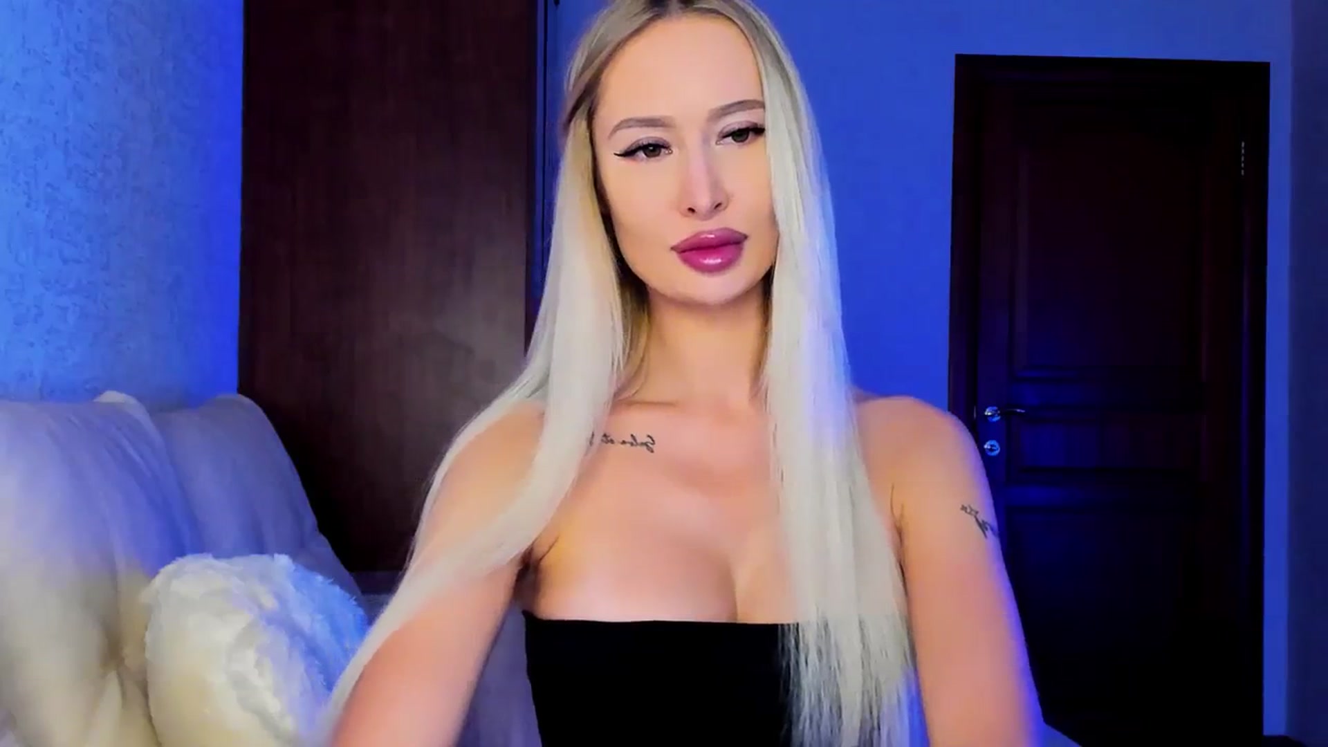 Gallery image thumbnail from MarySweety_'s myfreecams stream on, 12/12/2023, 04:00 image 4 of 20