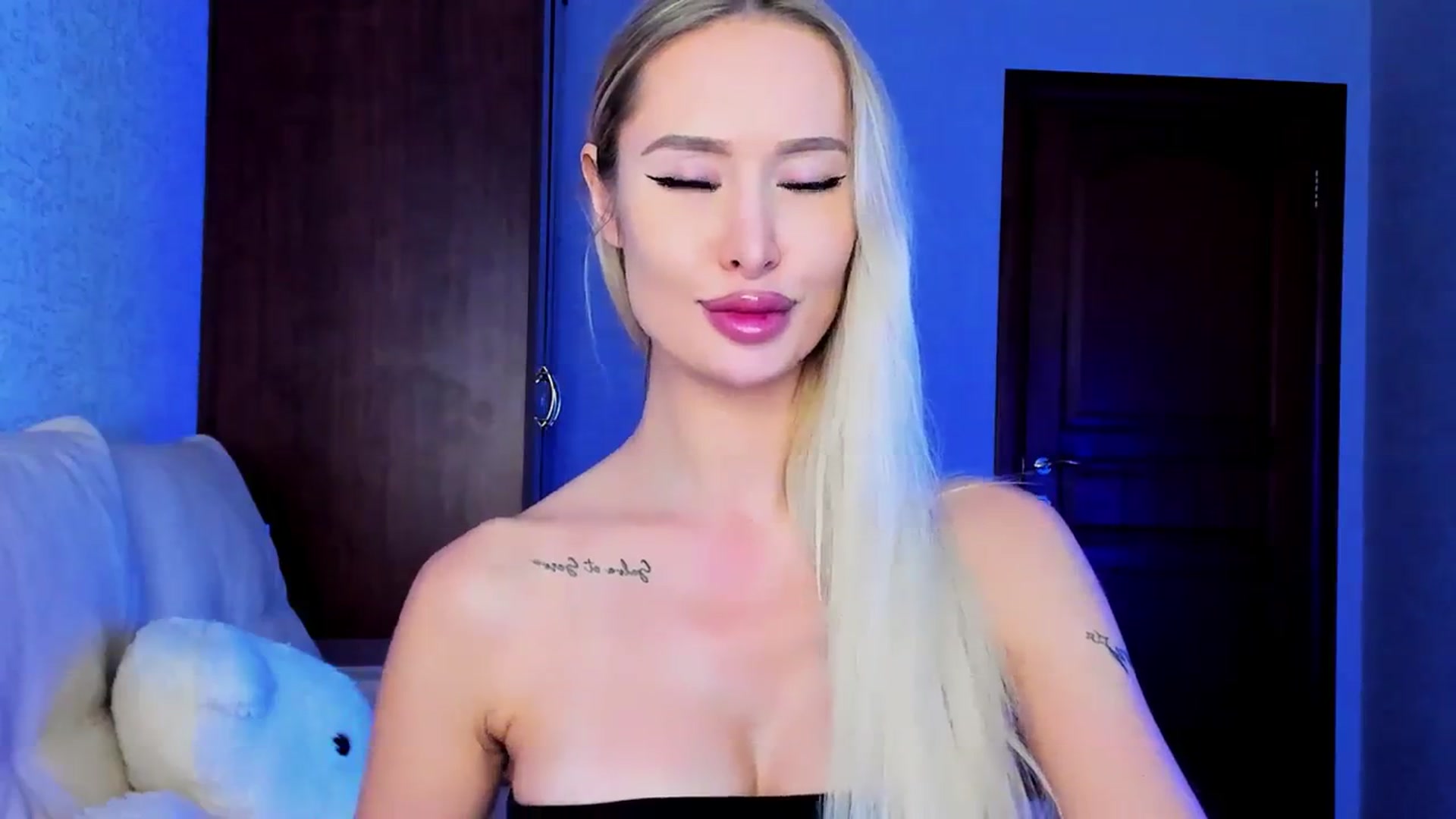 Gallery image thumbnail from MarySweety_'s myfreecams stream on, 12/13/2023, 05:30 image 20 of 20