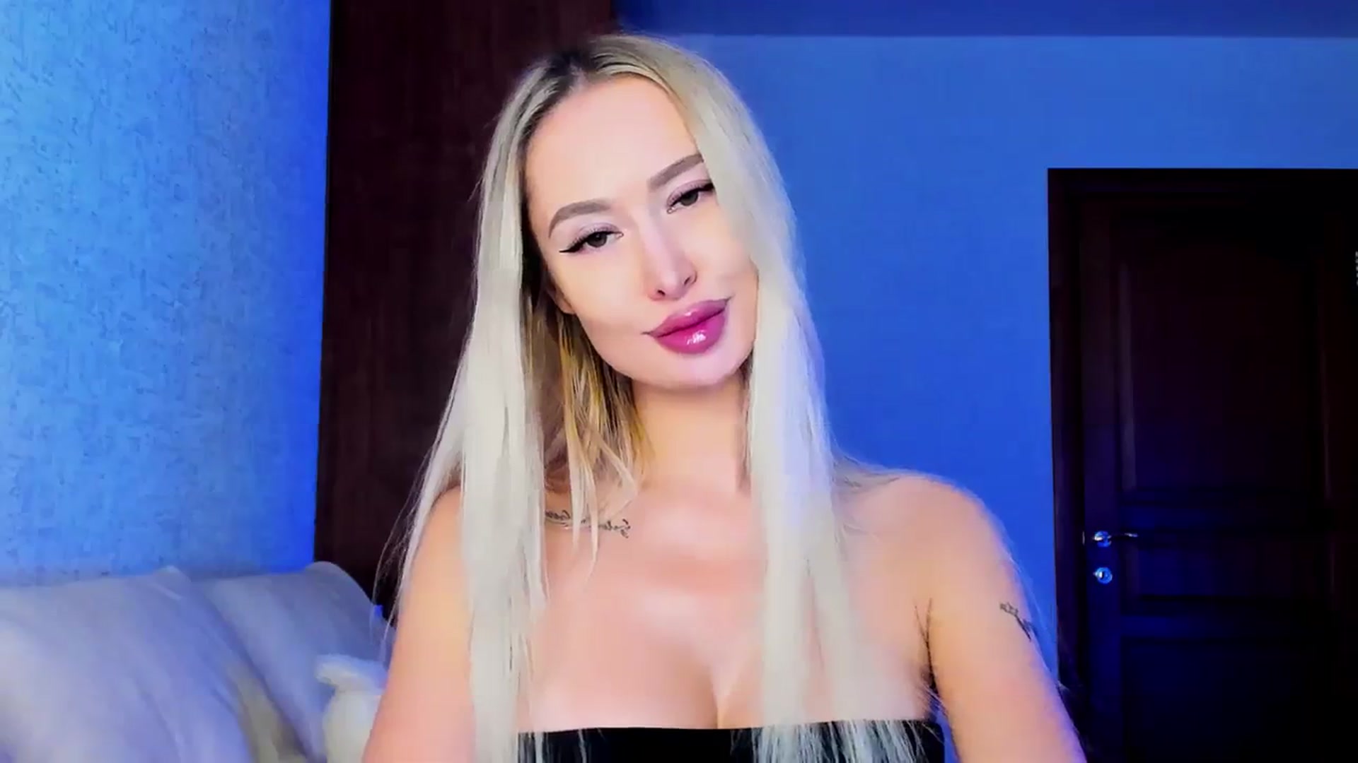 Gallery image thumbnail from MarySweety_'s myfreecams stream on, 12/14/2023, 06:38 image 3 of 20