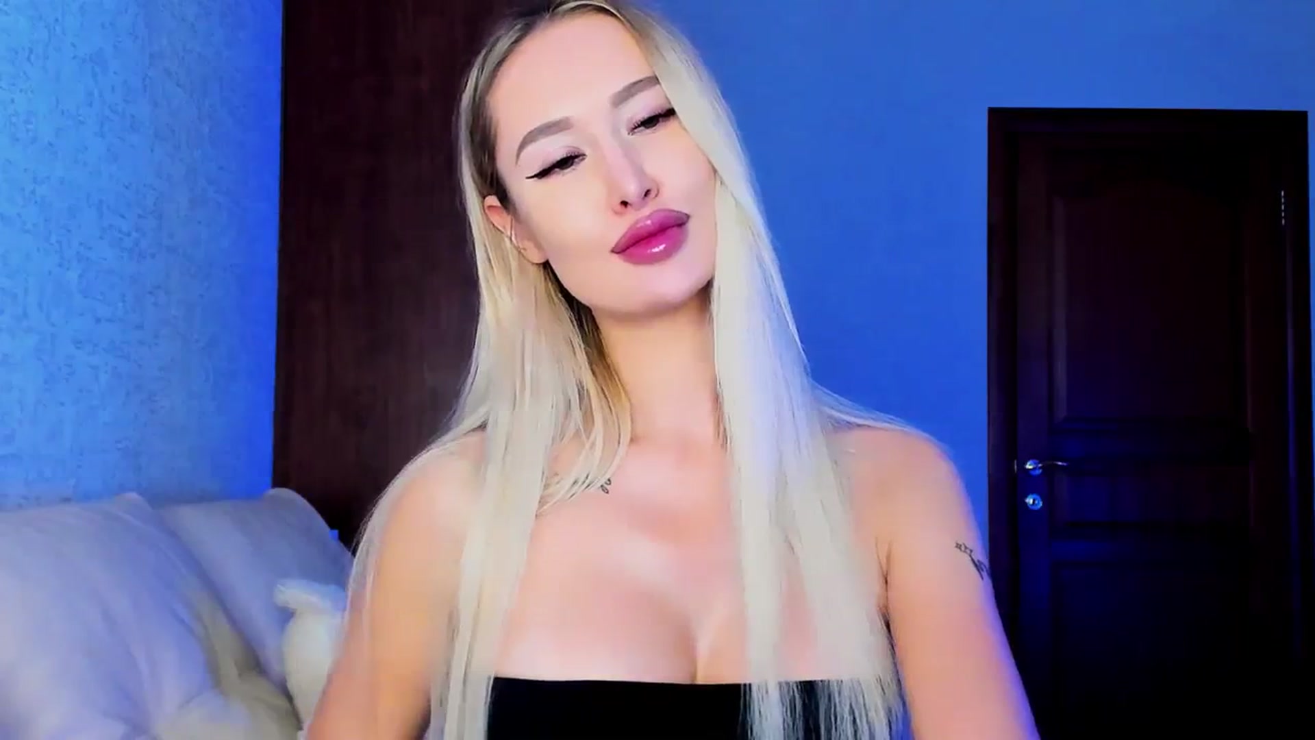 Gallery image thumbnail from MarySweety_'s myfreecams stream on, 12/14/2023, 06:38 image 20 of 20
