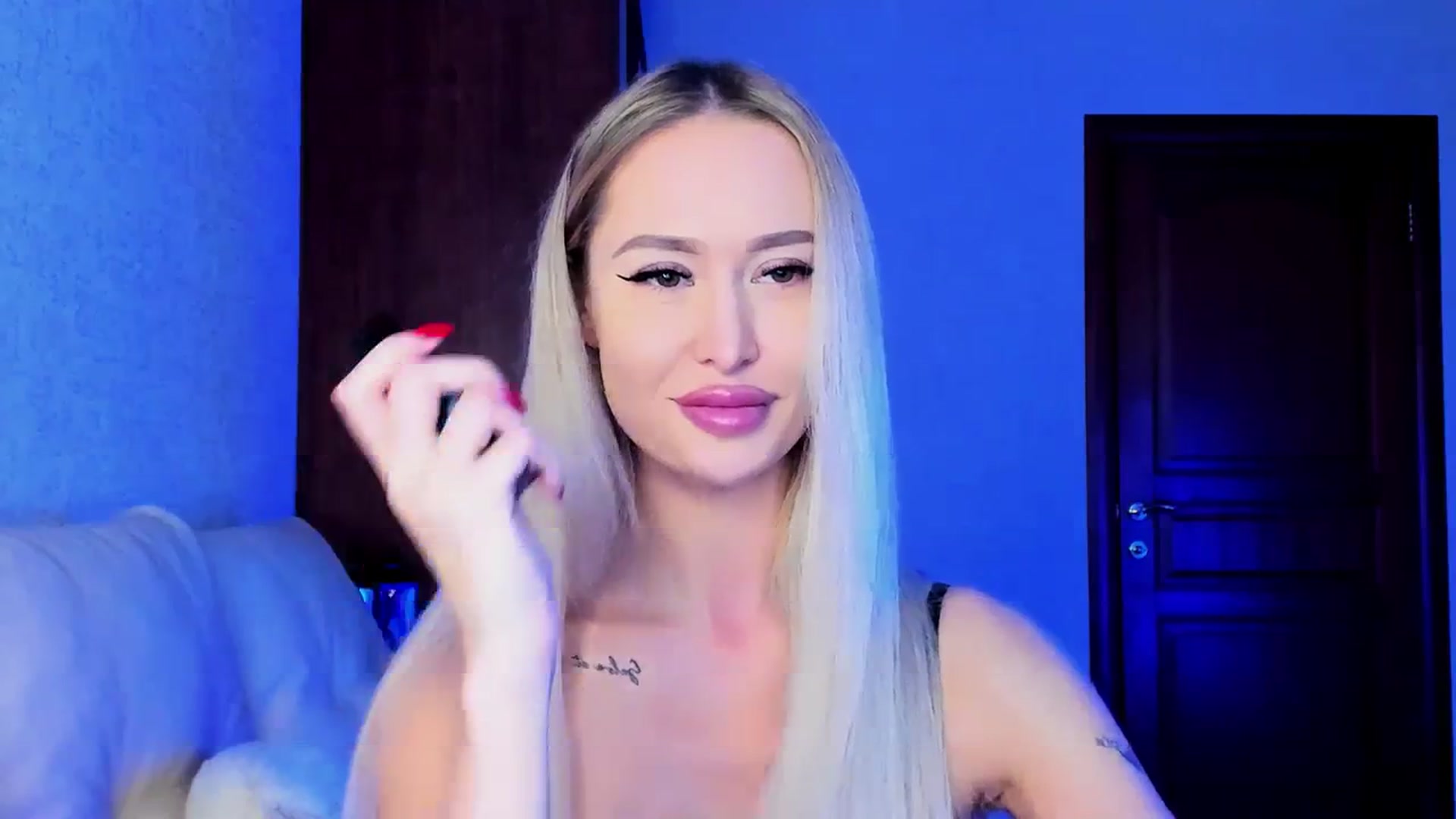 Gallery image thumbnail from MarySweety_'s myfreecams stream on, 12/25/2023, 03:58 image 18 of 20