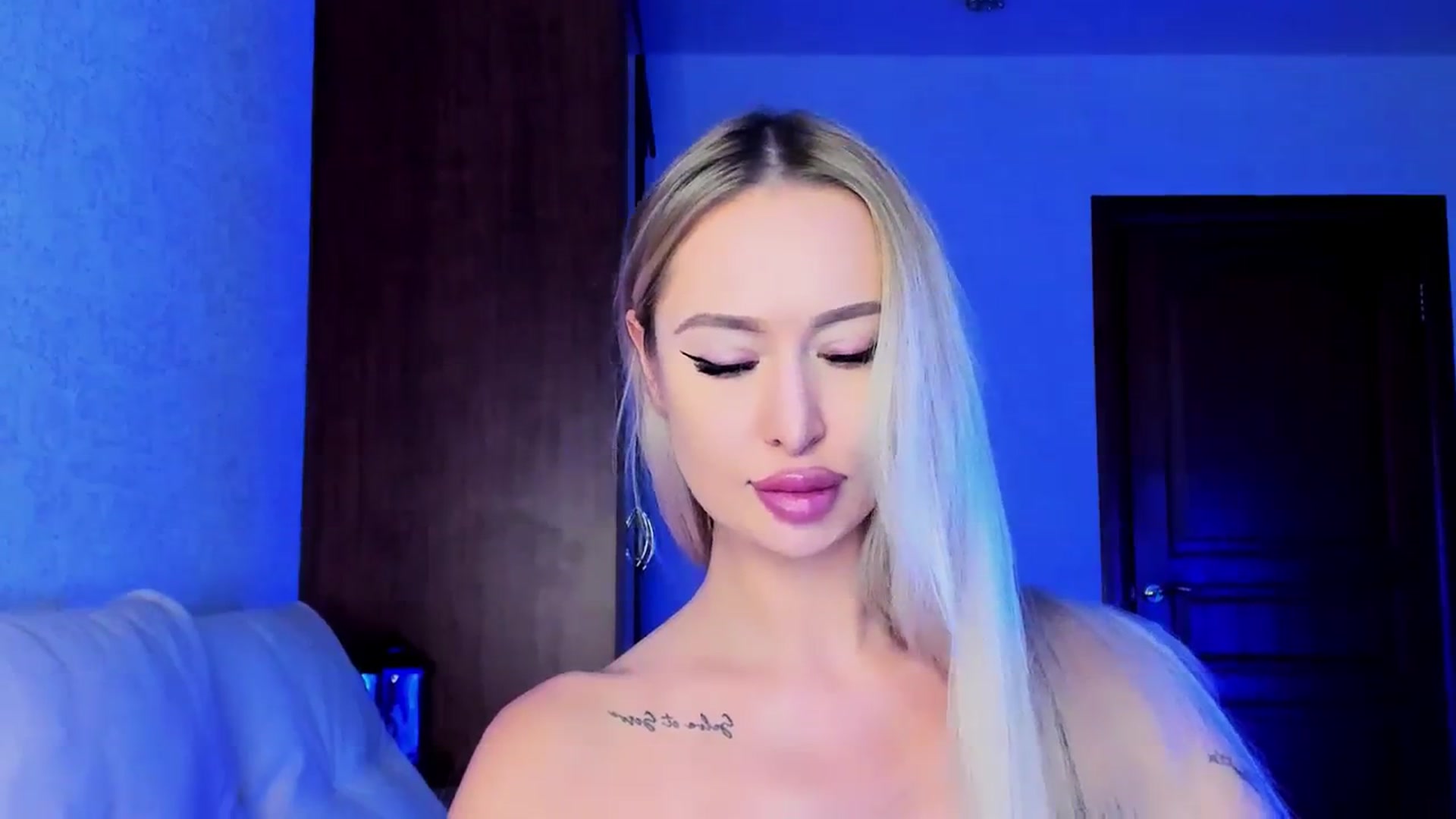 Gallery image thumbnail from MarySweety_'s myfreecams stream on, 12/25/2023, 03:58 image 15 of 20