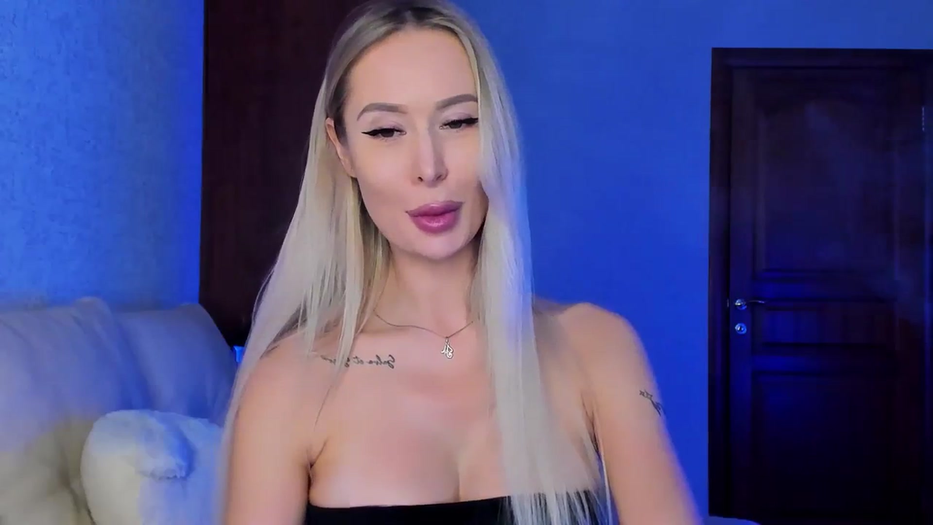 Gallery image thumbnail from MarySweety_'s myfreecams stream on, 12/30/2023, 05:32 image 16 of 20