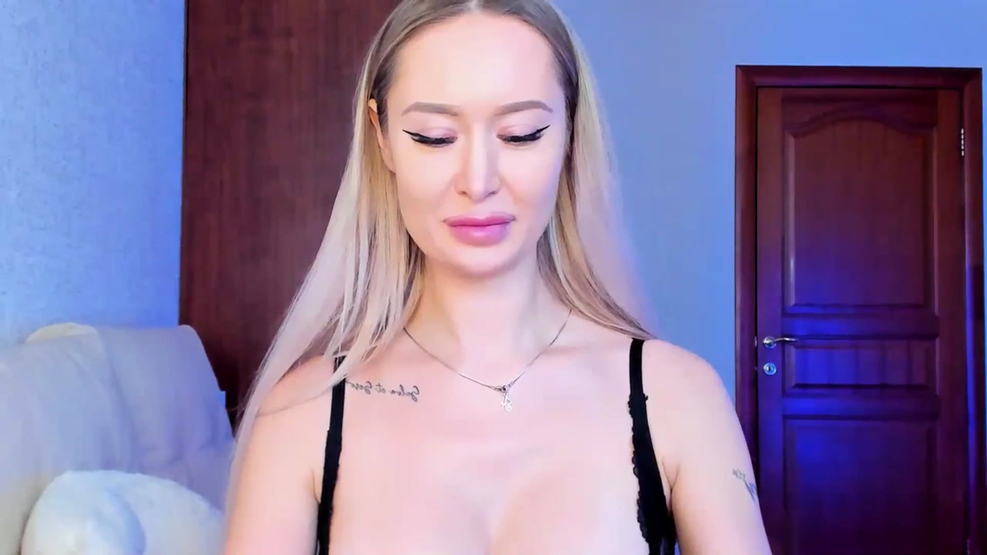 Gallery image thumbnail from MarySweety_'s myfreecams stream on, 02/12/2024, 06:25 image 17 of 20