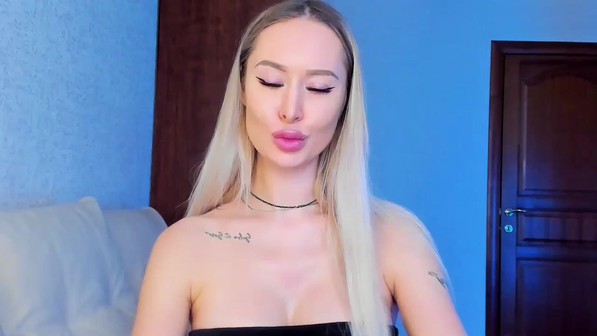 Gallery image thumbnail from MarySweety_'s myfreecams stream on, 03/17/2024, 04:56 image 3 of 20