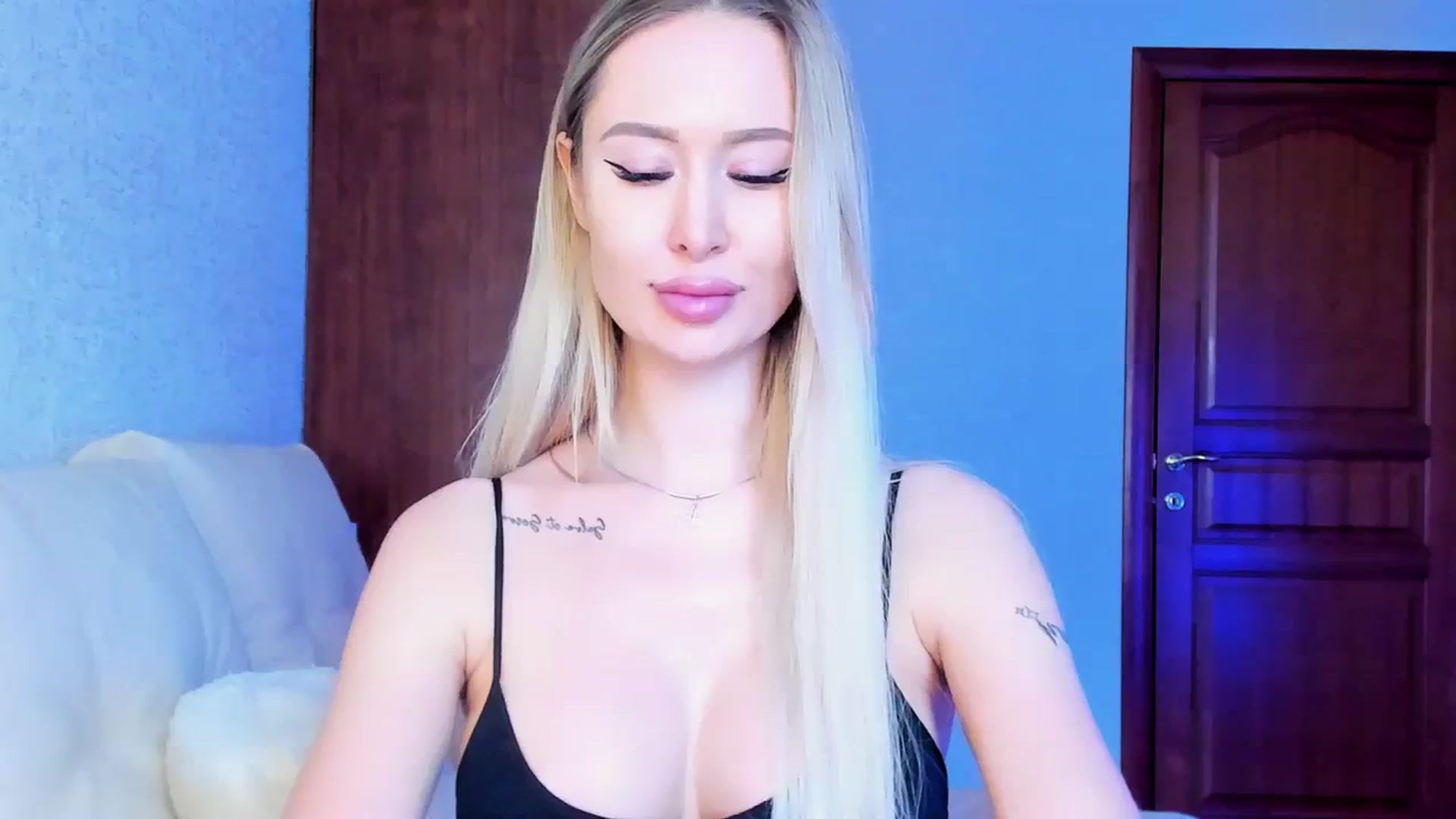 Gallery image thumbnail from MarySweety_'s myfreecams stream on, 04/03/2024, 05:22 image 16 of 20