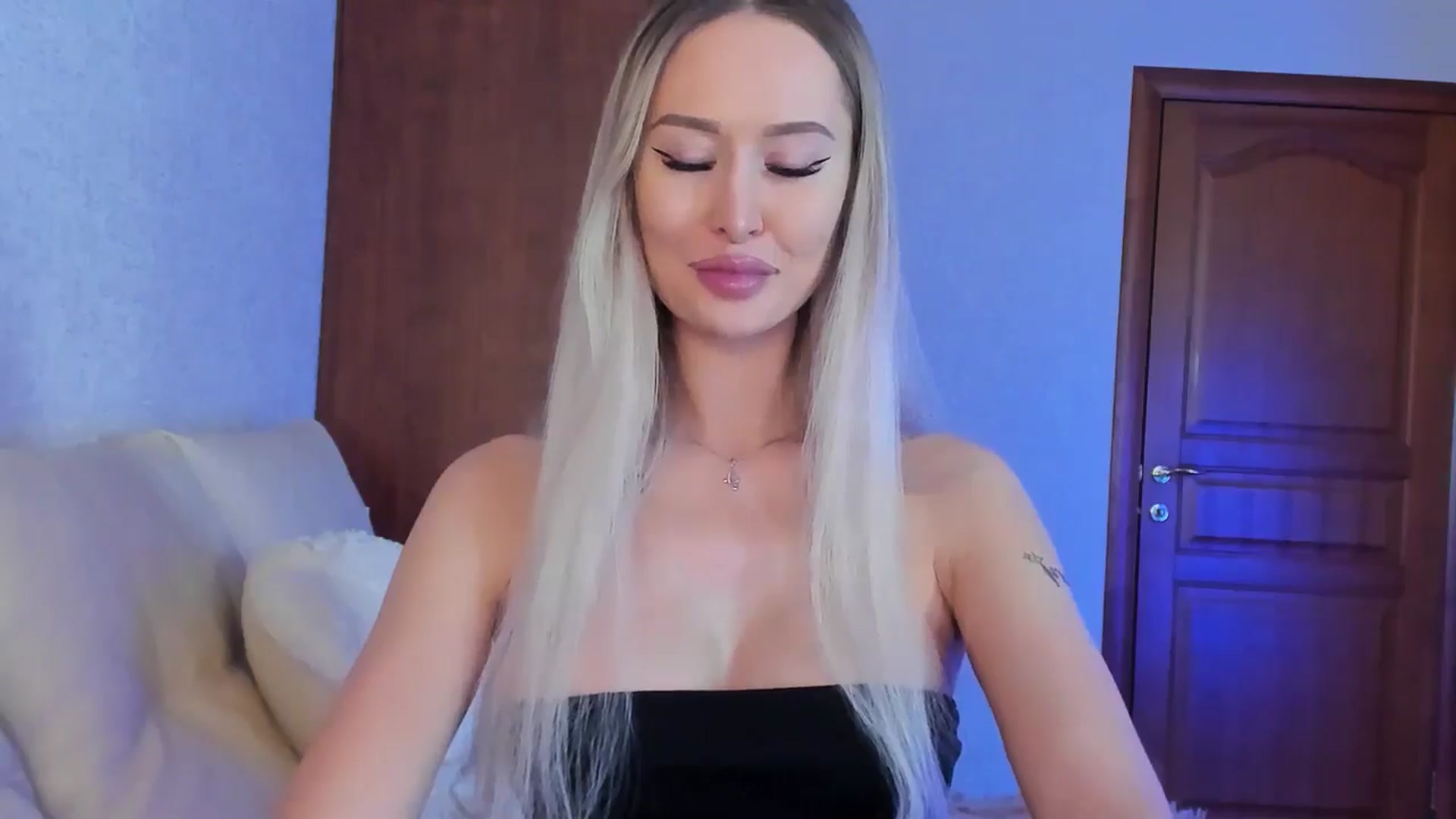 Gallery image thumbnail from MarySweety_'s myfreecams stream on, 05/09/2024, 05:25 image 6 of 20