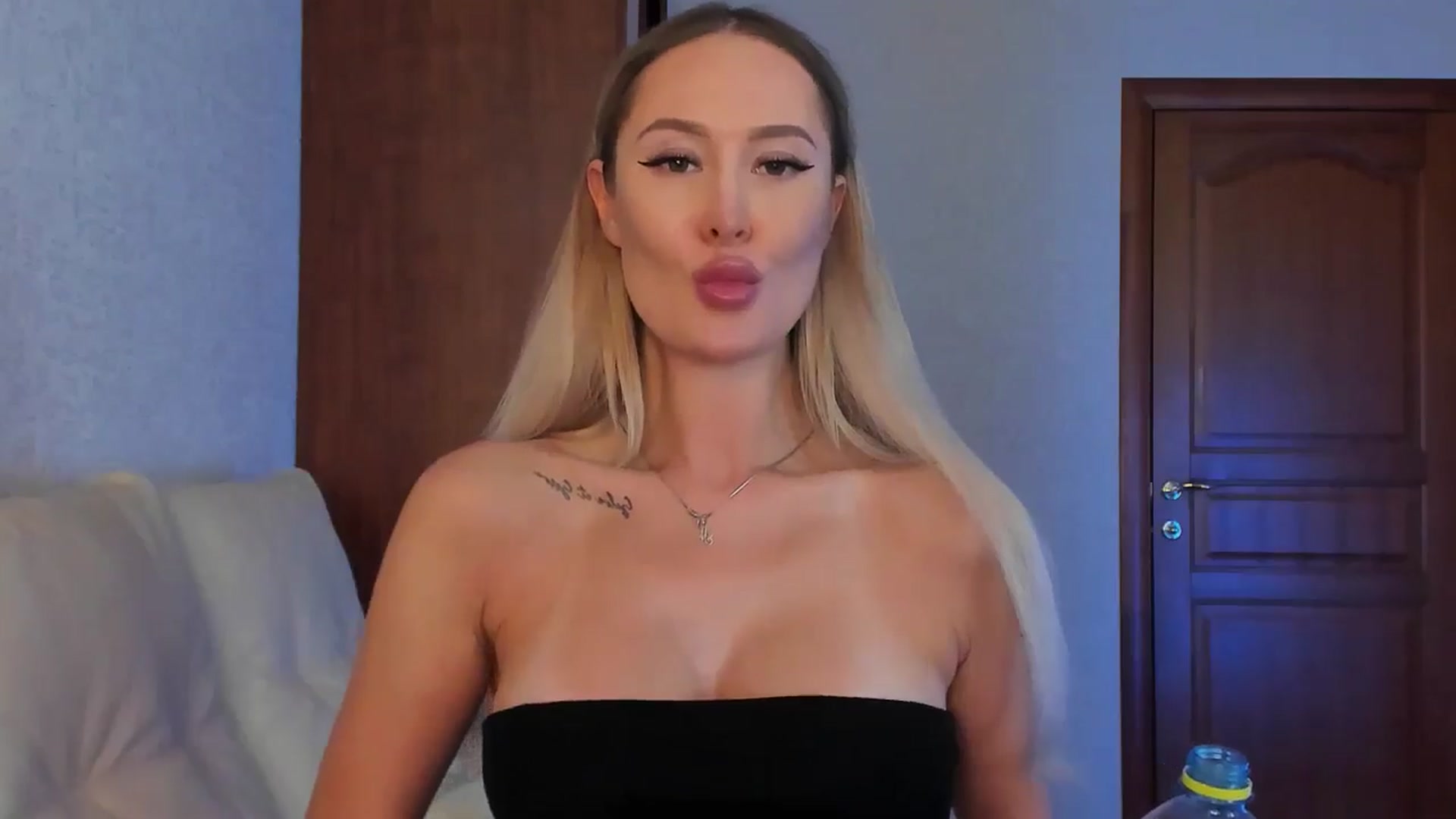 Gallery image thumbnail from MarySweety_'s myfreecams stream on, 06/20/2024, 04:13 image 4 of 20