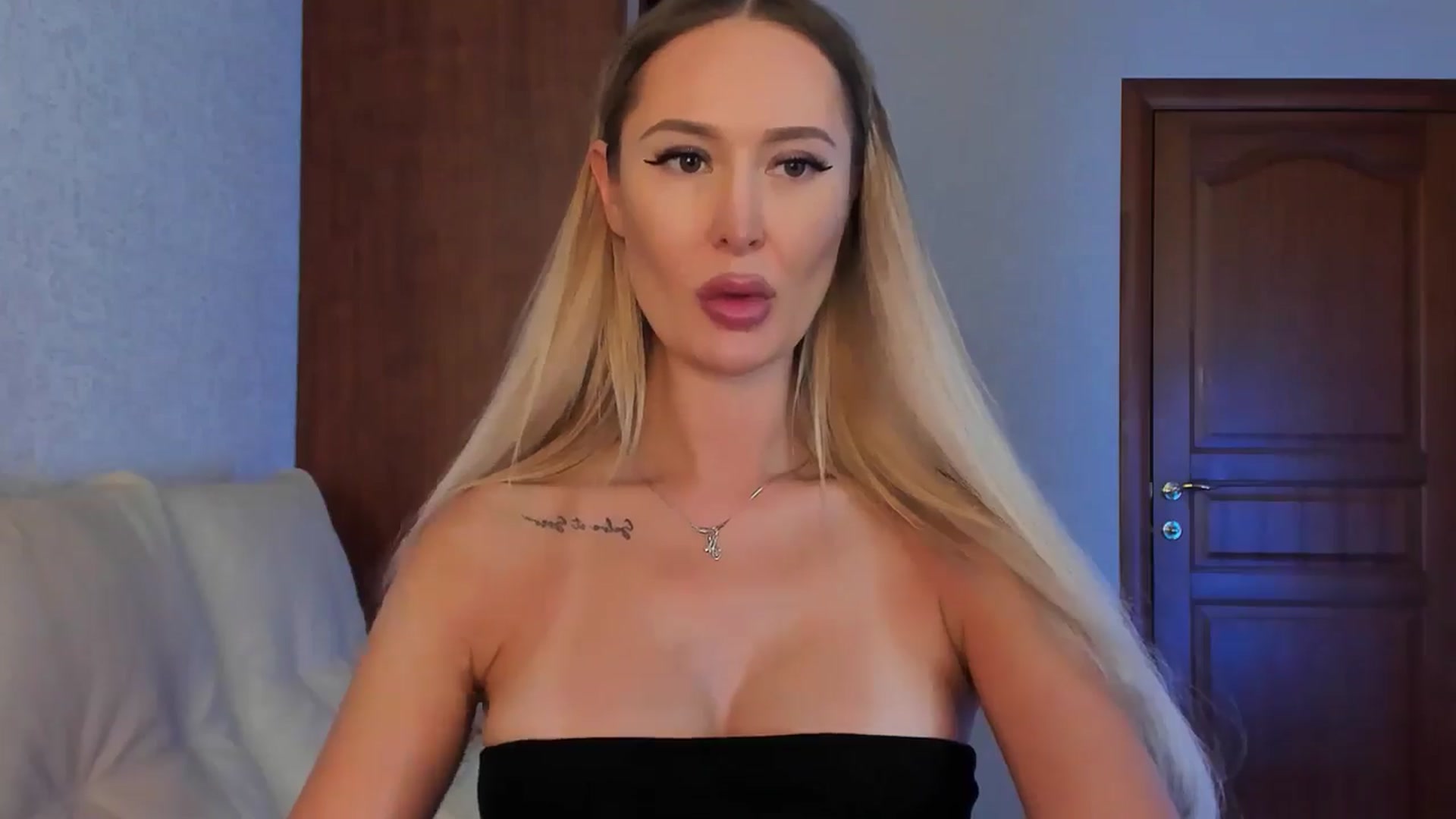 Gallery image thumbnail from MarySweety_'s myfreecams stream on, 06/20/2024, 04:13 image 7 of 20