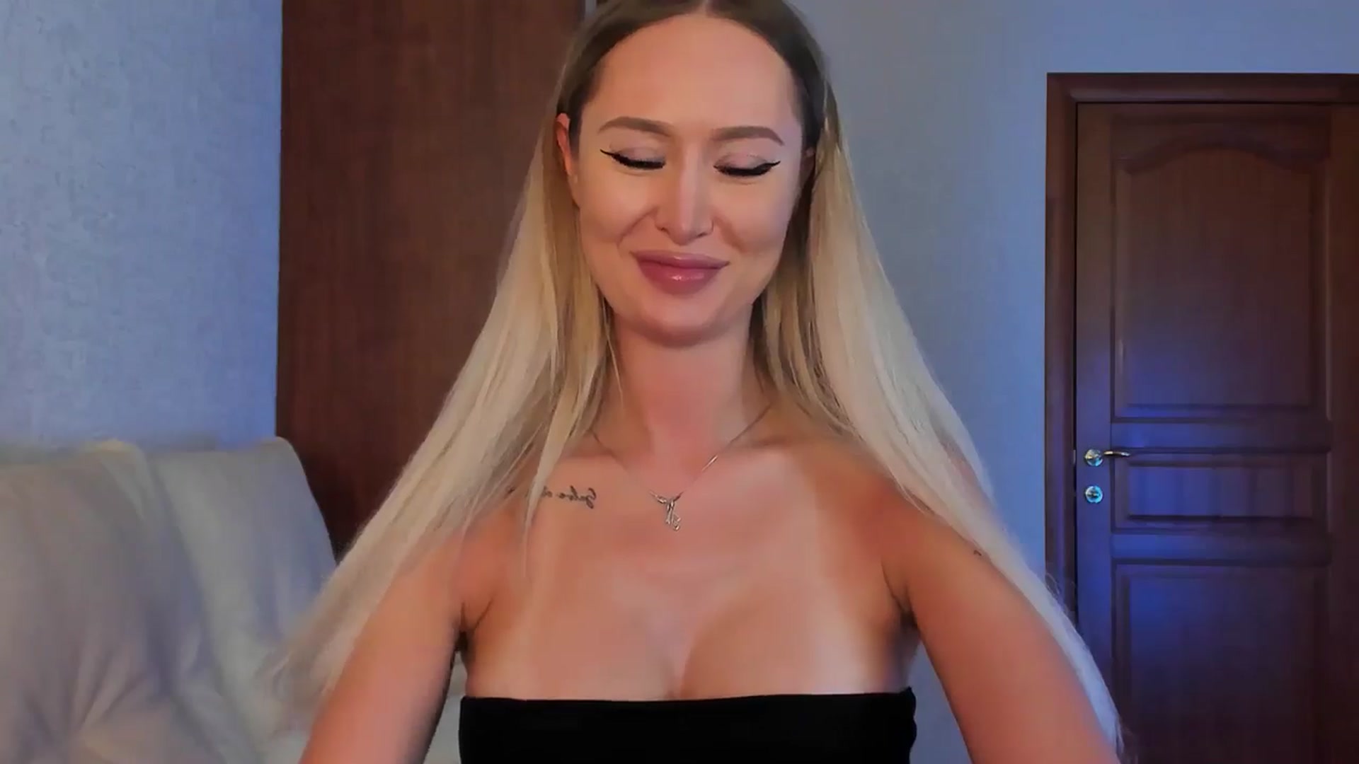Gallery image thumbnail from MarySweety_'s myfreecams stream on, 06/20/2024, 04:13 image 5 of 20