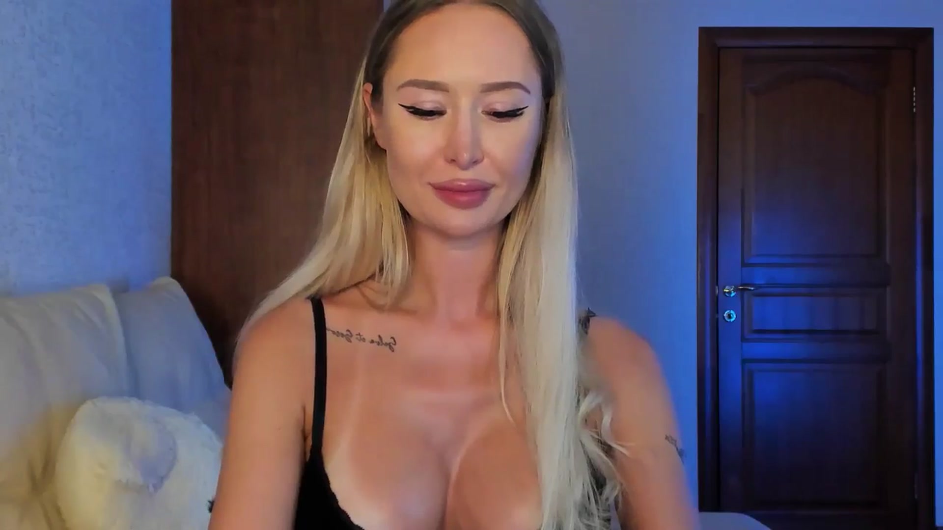 Gallery image thumbnail from MarySweety_'s myfreecams stream on, 06/27/2024, 05:52 image 10 of 20