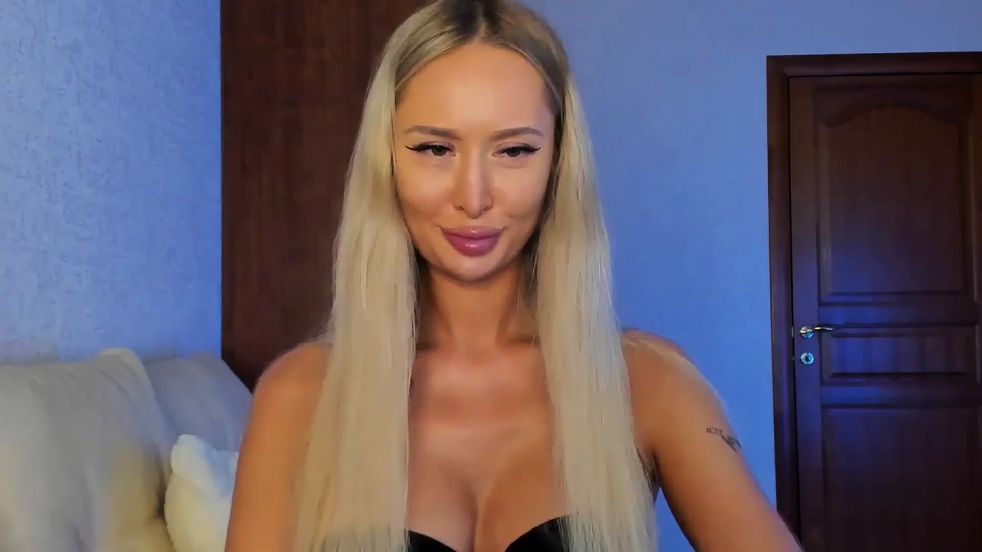 Gallery image thumbnail from MarySweety_'s myfreecams stream on, 08/26/2024, 05:52 image 9 of 20
