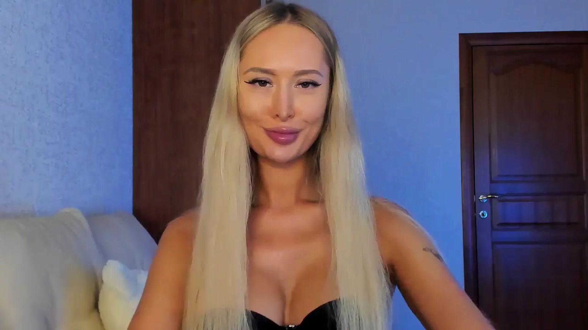 Gallery image thumbnail from MarySweety_'s myfreecams stream on, 08/26/2024, 05:52 image 10 of 20