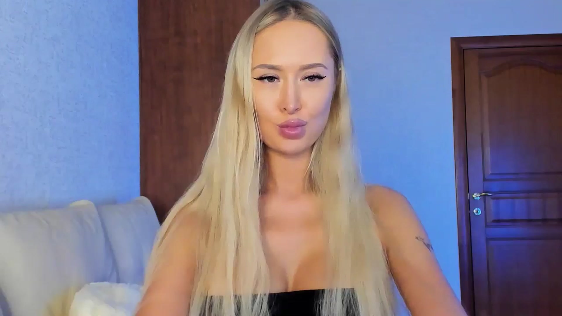 Gallery image thumbnail from MarySweety_'s myfreecams stream on, 09/05/2024, 04:27 image 19 of 20
