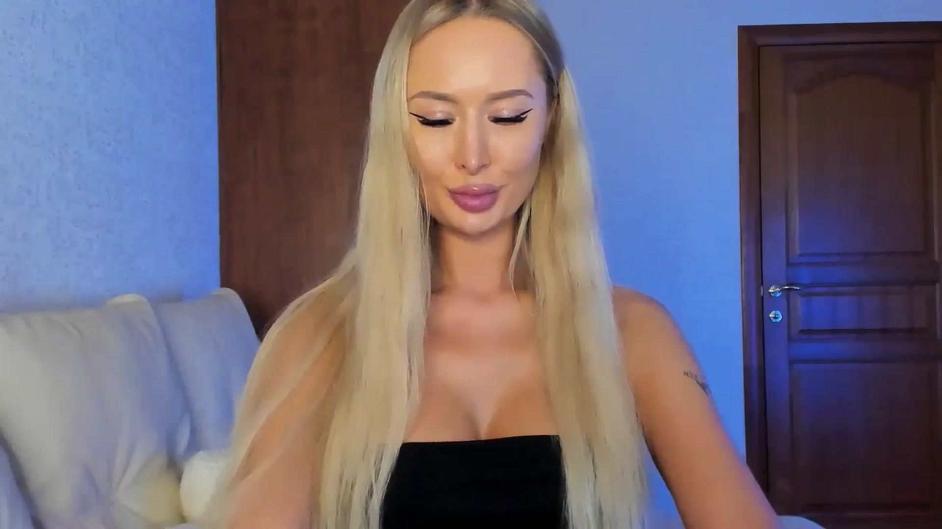 Gallery image thumbnail from MarySweety_'s myfreecams stream on, 09/05/2024, 05:01 image 18 of 20