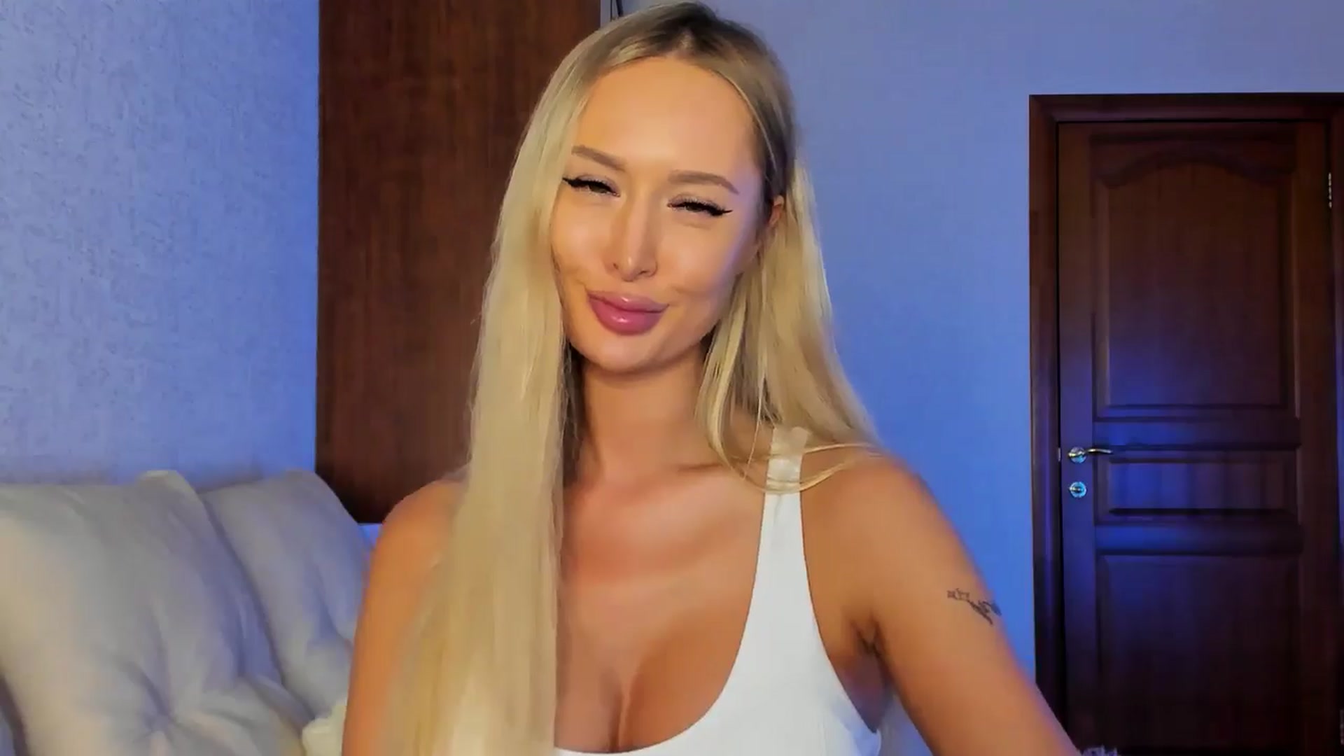 Gallery image thumbnail from MarySweety_'s myfreecams stream on, 09/08/2024, 05:45 image 11 of 20