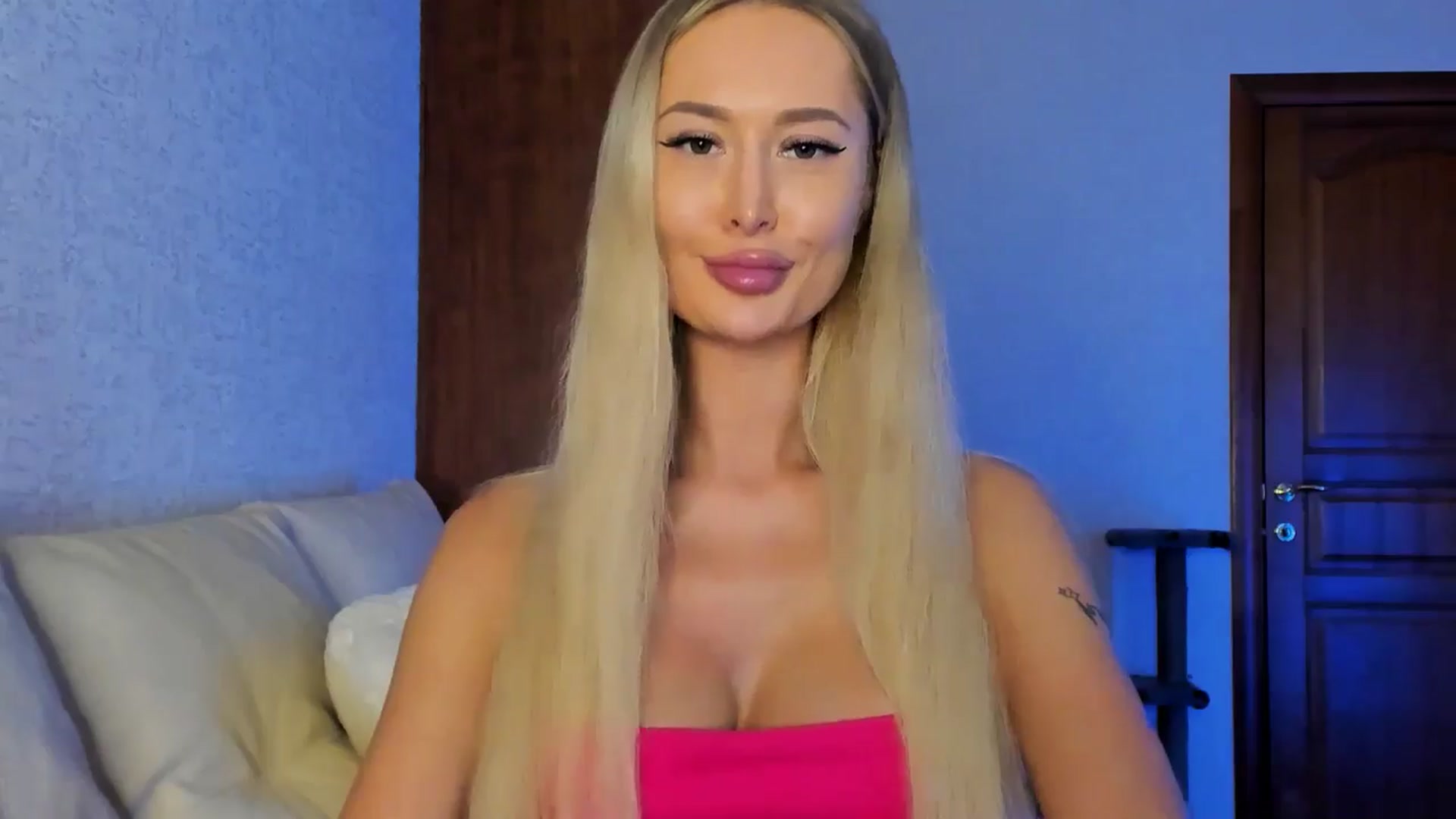 Gallery image thumbnail from MarySweety_'s myfreecams stream on, 09/20/2024, 05:24 image 3 of 20