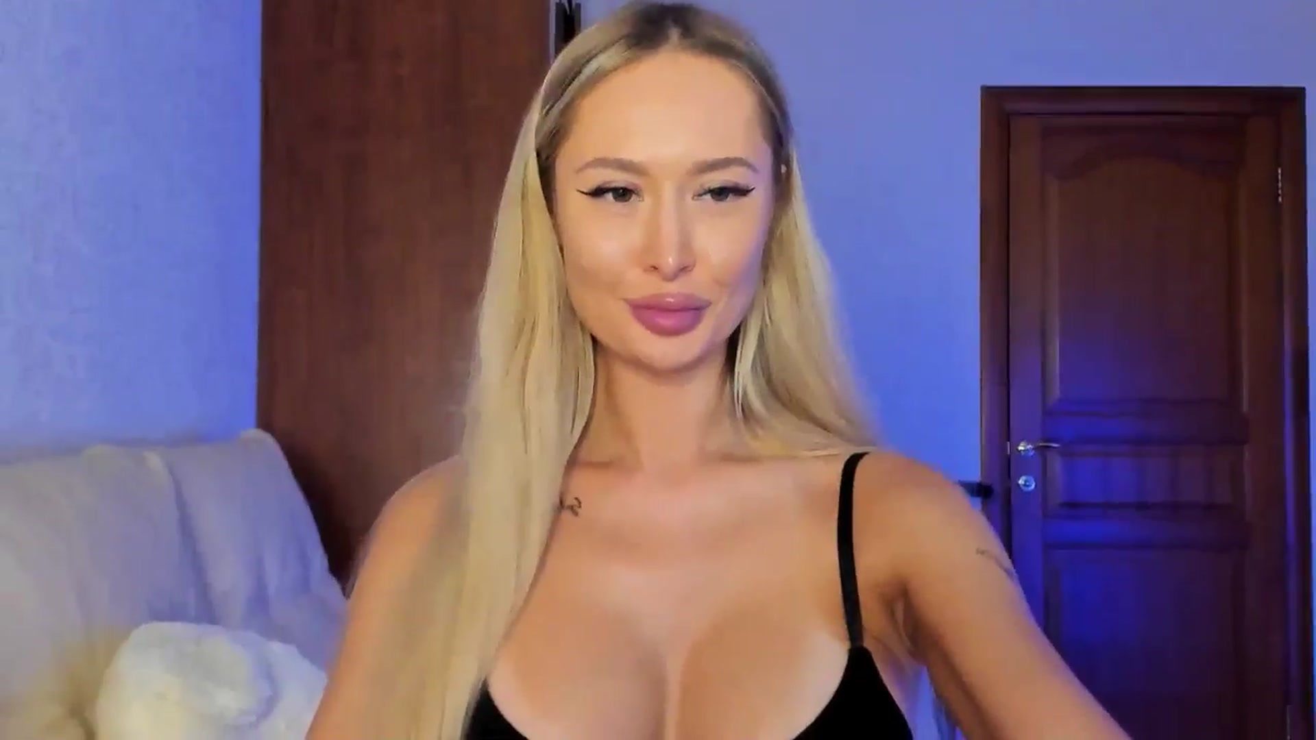 Gallery image thumbnail from MarySweety_'s myfreecams stream on, 09/21/2024, 05:48 image 9 of 20