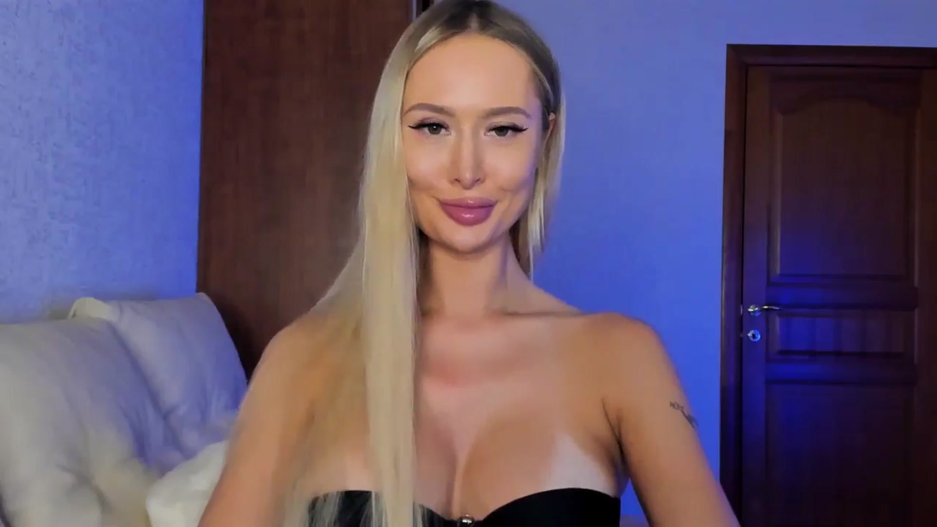 Gallery image thumbnail from MarySweety_'s myfreecams stream on, 09/27/2024, 05:26 image 17 of 20
