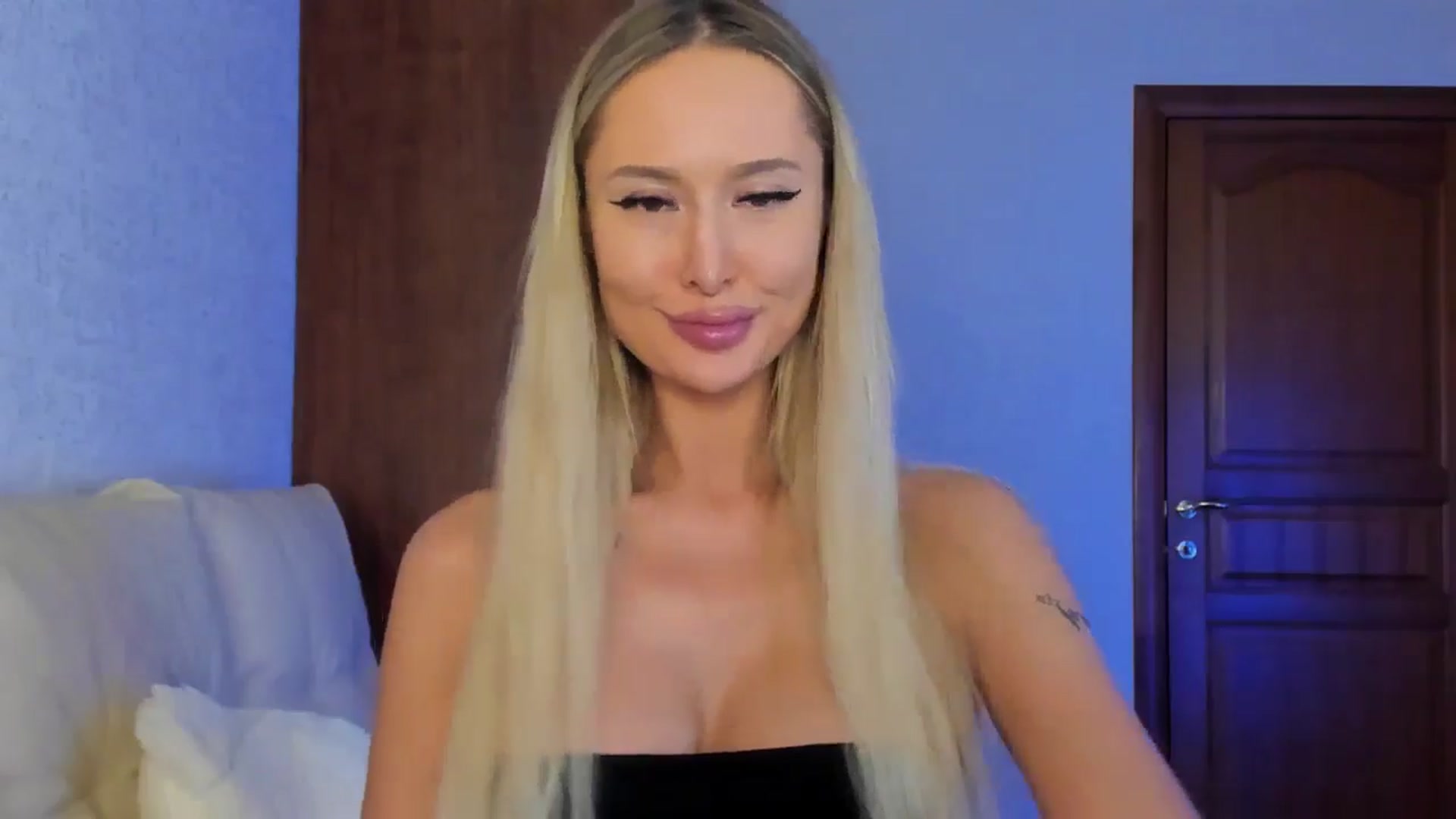 Gallery image thumbnail from MarySweety_'s myfreecams stream on, 10/06/2024, 04:03 image 3 of 20