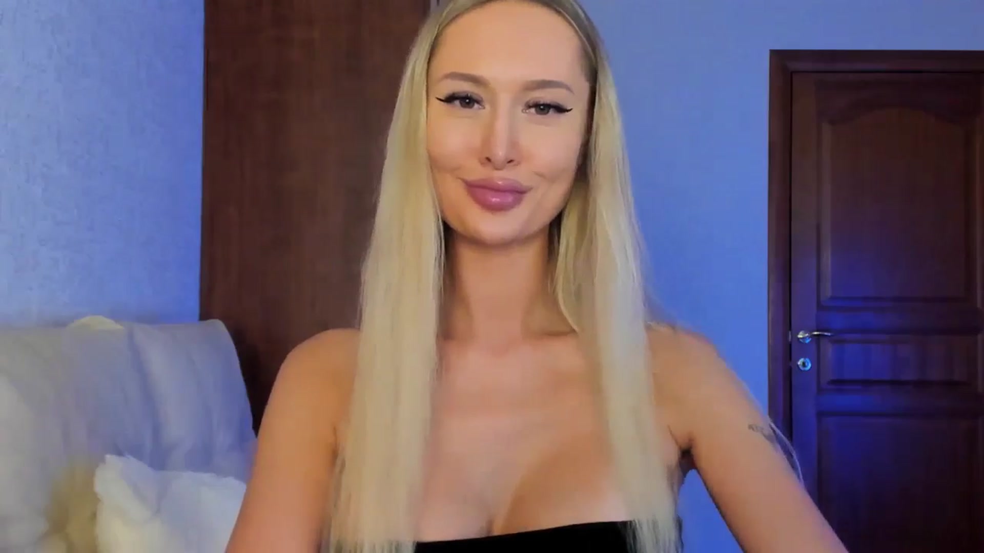 Gallery image thumbnail from MarySweety_'s myfreecams stream on, 10/06/2024, 04:03 image 16 of 20
