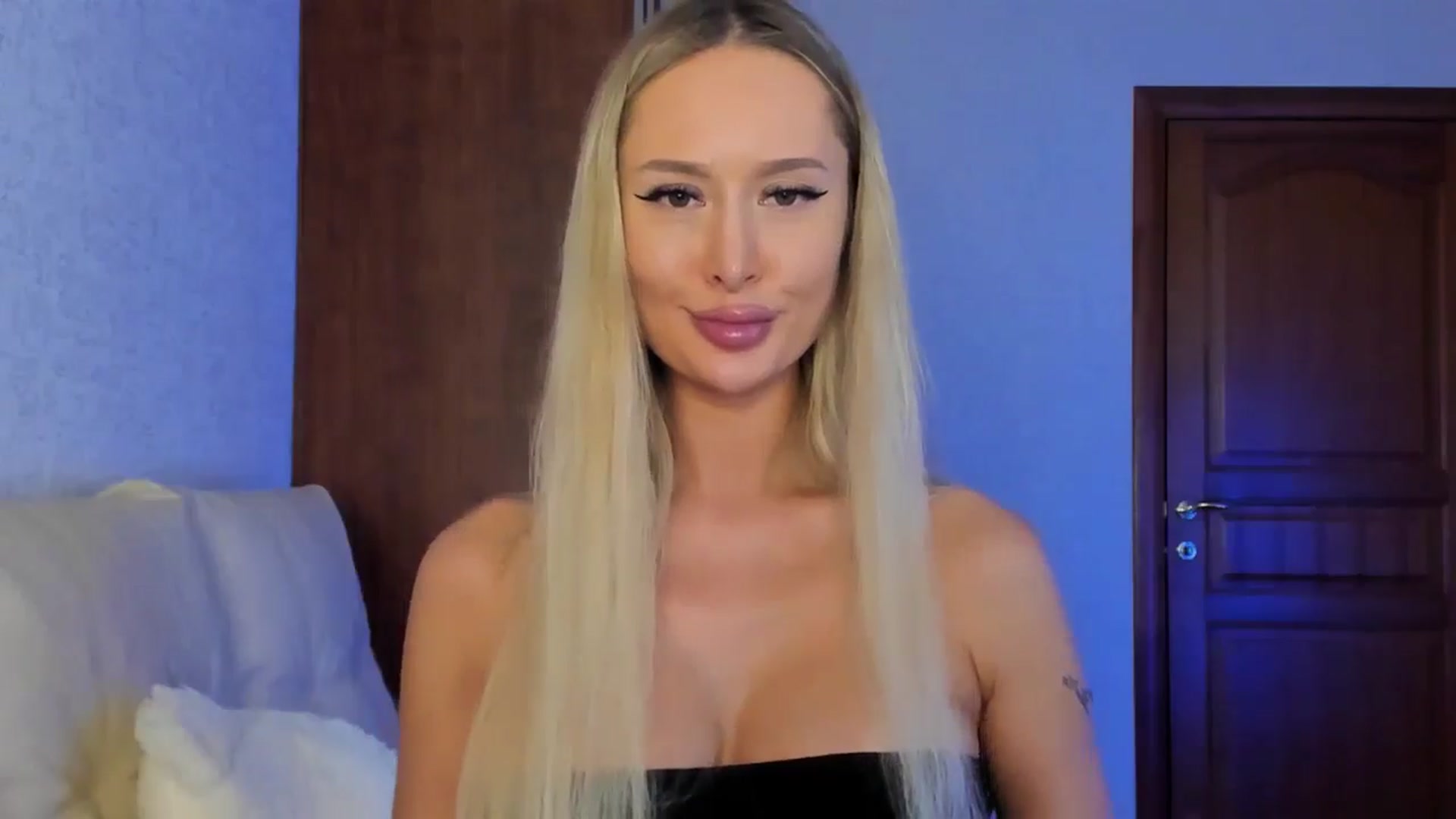 Gallery image thumbnail from MarySweety_'s myfreecams stream on, 10/06/2024, 04:03 image 9 of 20