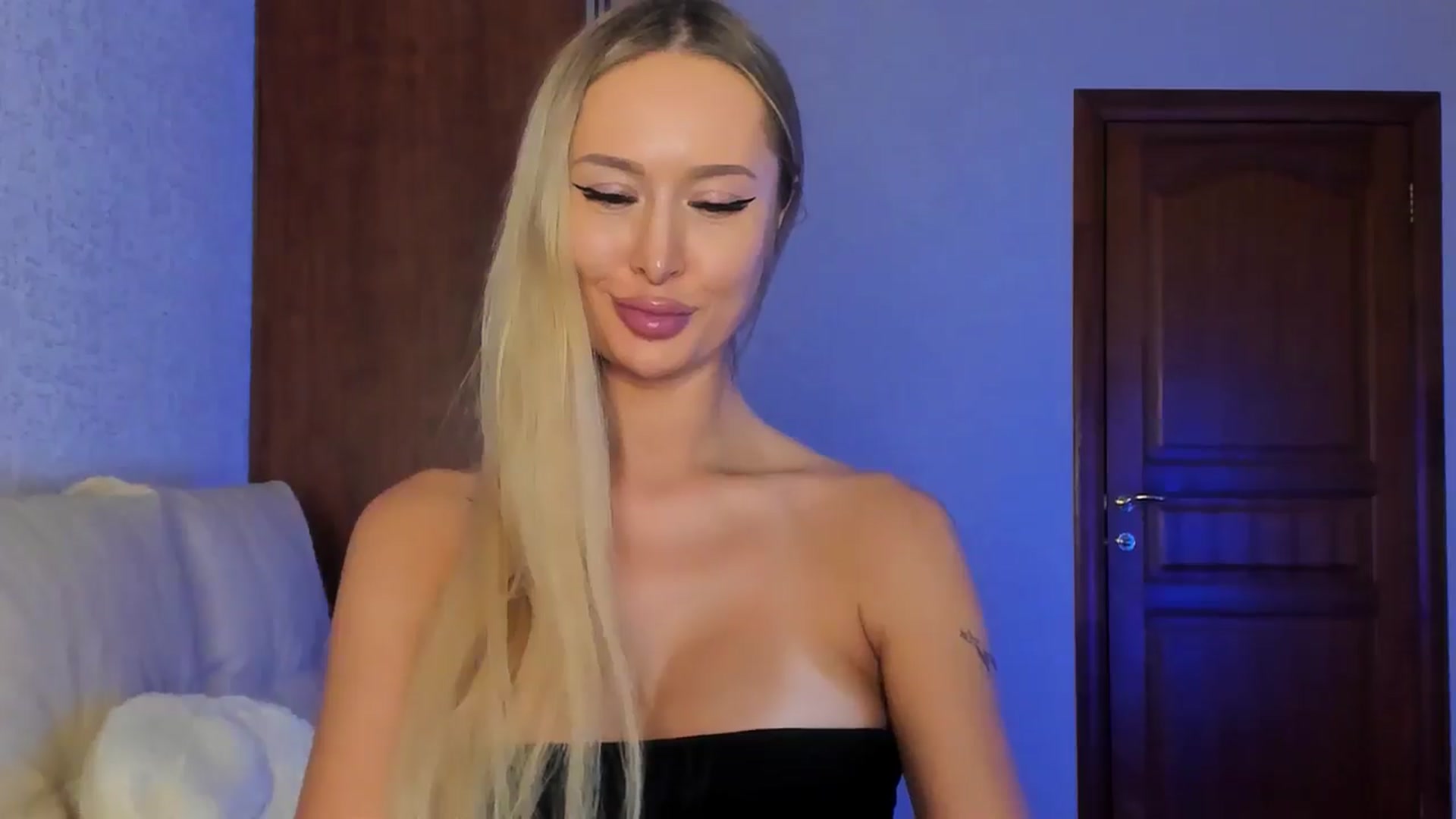 Gallery image thumbnail from MarySweety_'s myfreecams stream on, 10/06/2024, 05:18 image 11 of 20