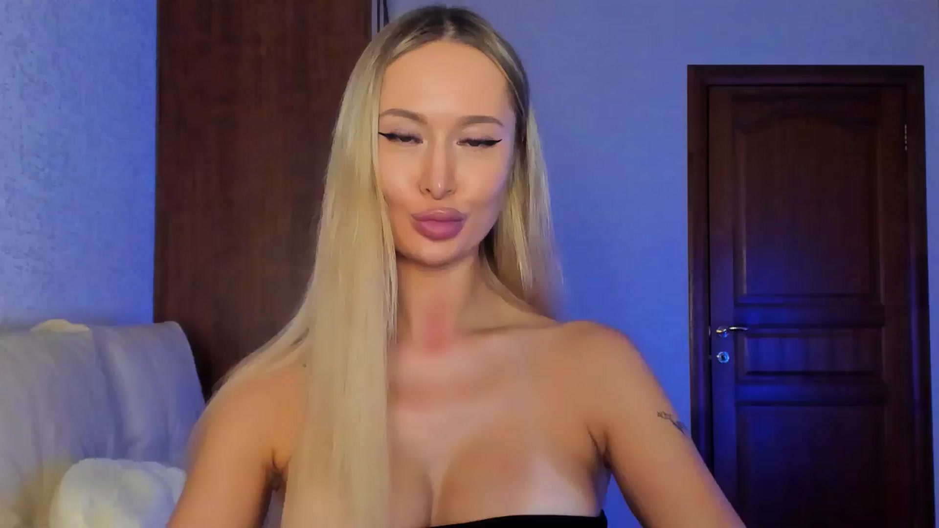 Gallery image thumbnail from MarySweety_'s myfreecams stream on, 10/06/2024, 06:07 image 4 of 20